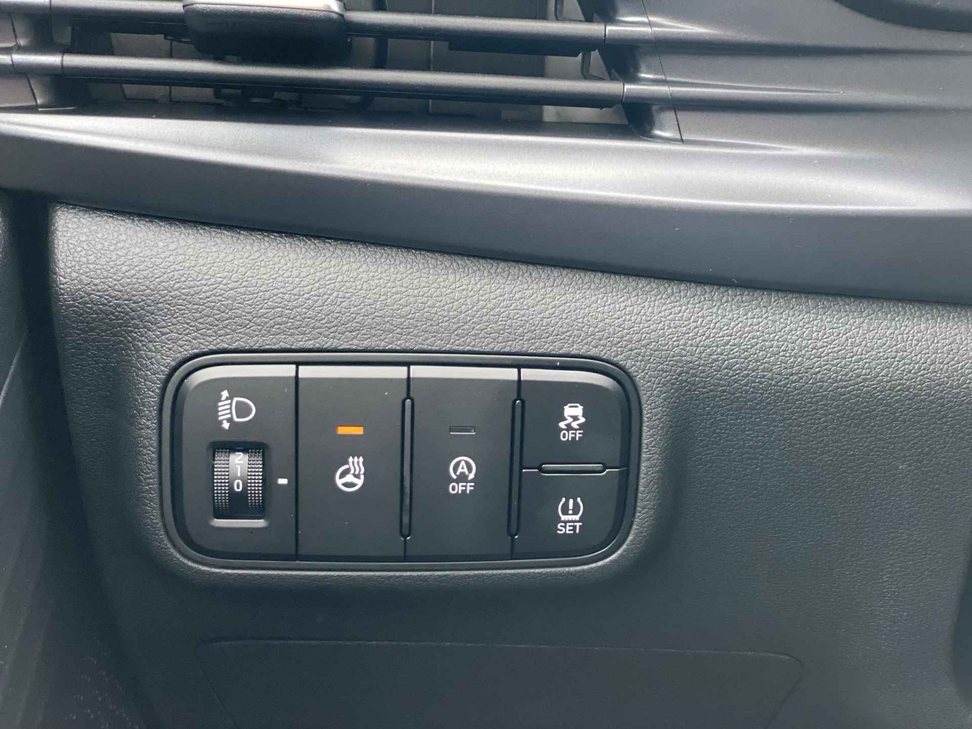 Hyundai i20 1.0 T-GDI 100 PK Automaat Comfort || Apple & Android Multimedia | Climate control | Stoel en stuurverwarming | Camera || Fabrieksgarantie 12-06-2028 - 15/33