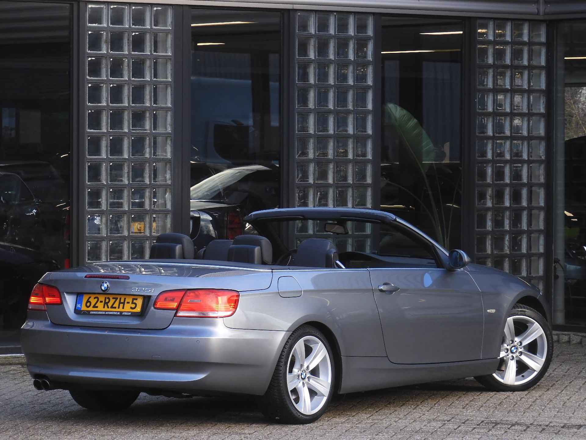 BMW 3-Serie Cabrio 325i HIGH EXECUTIVE/ KEYLESS/ LEER/ 4 NWE BANDEN/ - 3/15