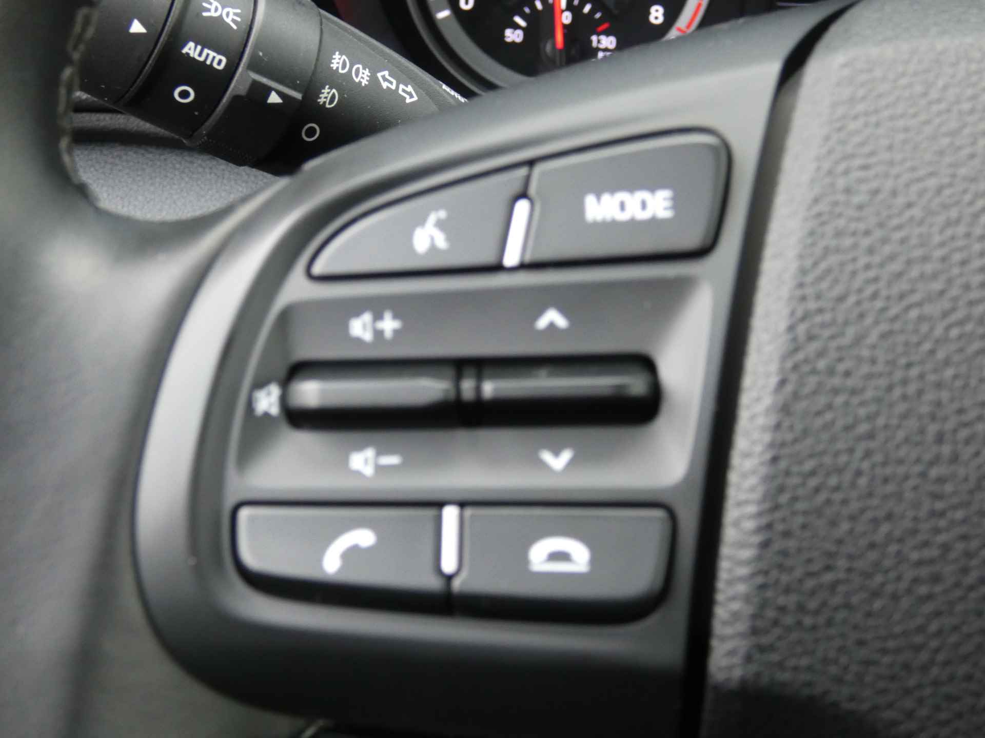 Hyundai i10 1.0 Comfort | Navigatie | Camera - 23/42