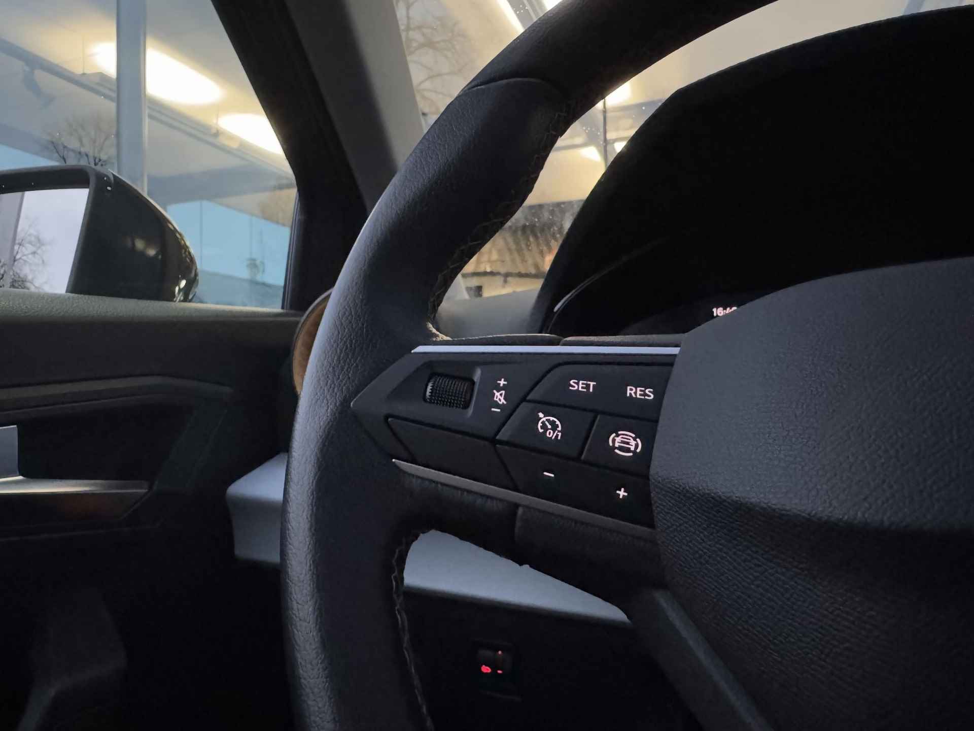 SEAT Arona 1.0 EcoTSI Style Business Connect Apple Carplay | Stoelverwarming - 8/24