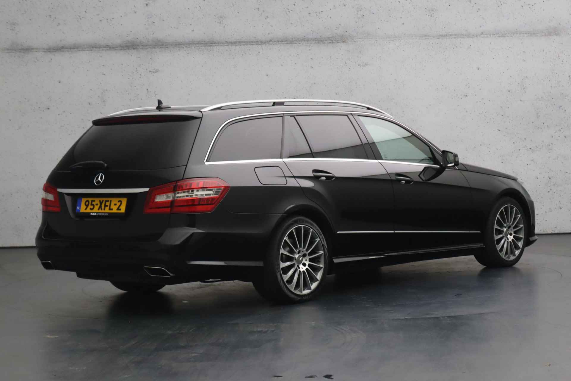 Mercedes-Benz E-Klasse Estate 350 CDI Edition Sport AMG 4-Matic | Lederen bekleding | LED koplampen | Parkeersensoren - 22/30