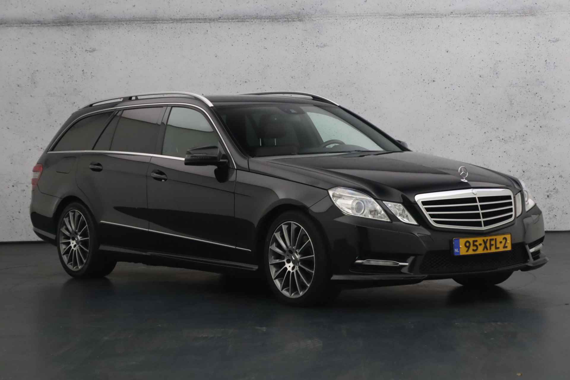 Mercedes-Benz E-Klasse Estate 350 CDI Edition Sport AMG 4-Matic | Lederen bekleding | LED koplampen | Parkeersensoren - 24/30