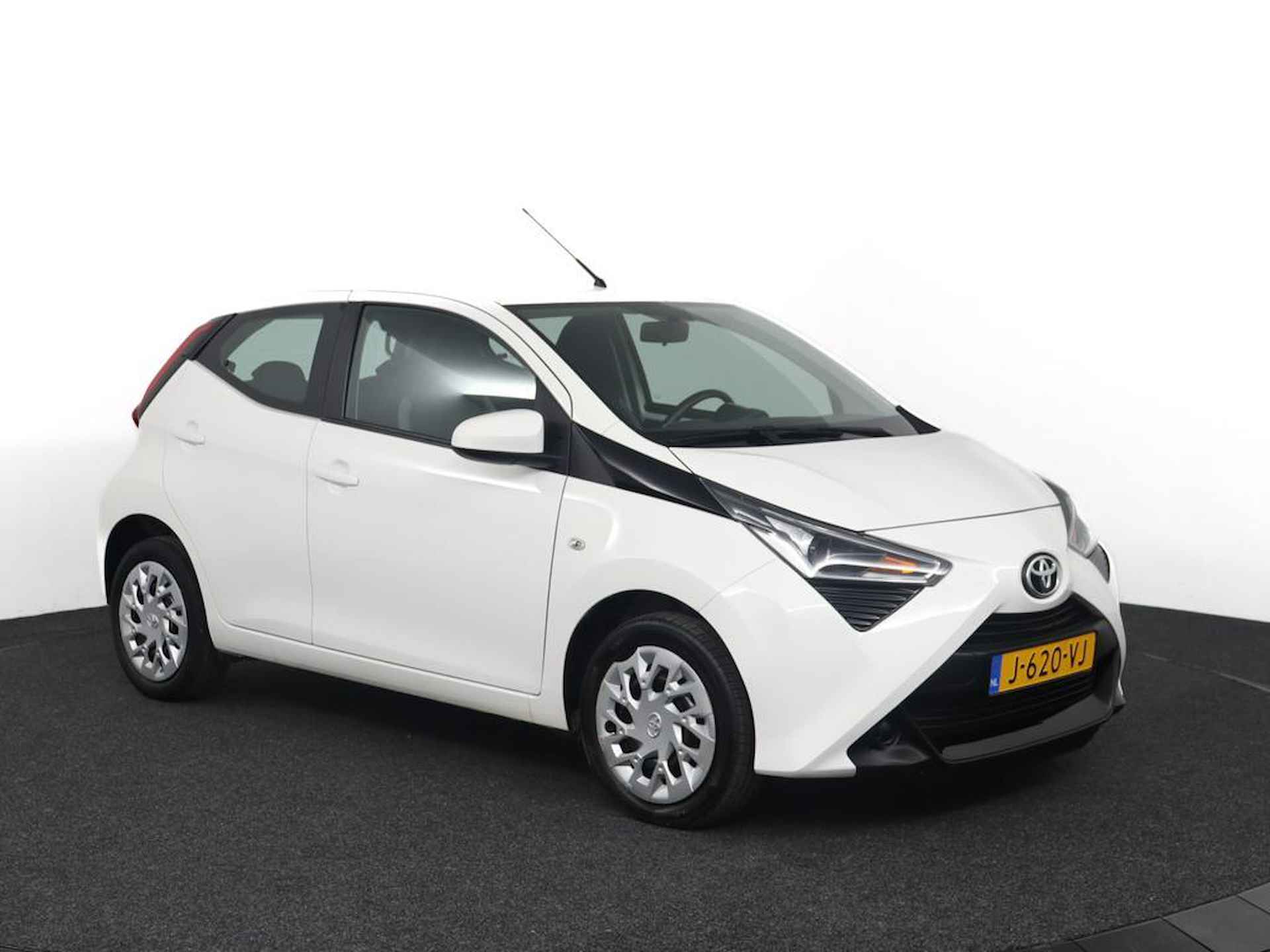 Toyota Aygo 1.0 VVT-i x-play | Automaat | Airconditioning | Bluetooth telefonie | - 13/51