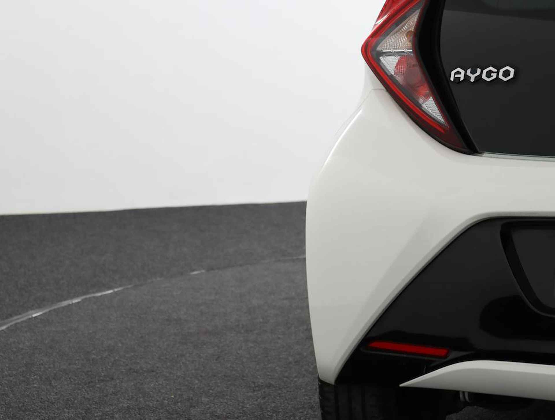 Toyota Aygo 1.0 VVT-i x-play | Automaat | Airconditioning | Bluetooth telefonie | - 37/51