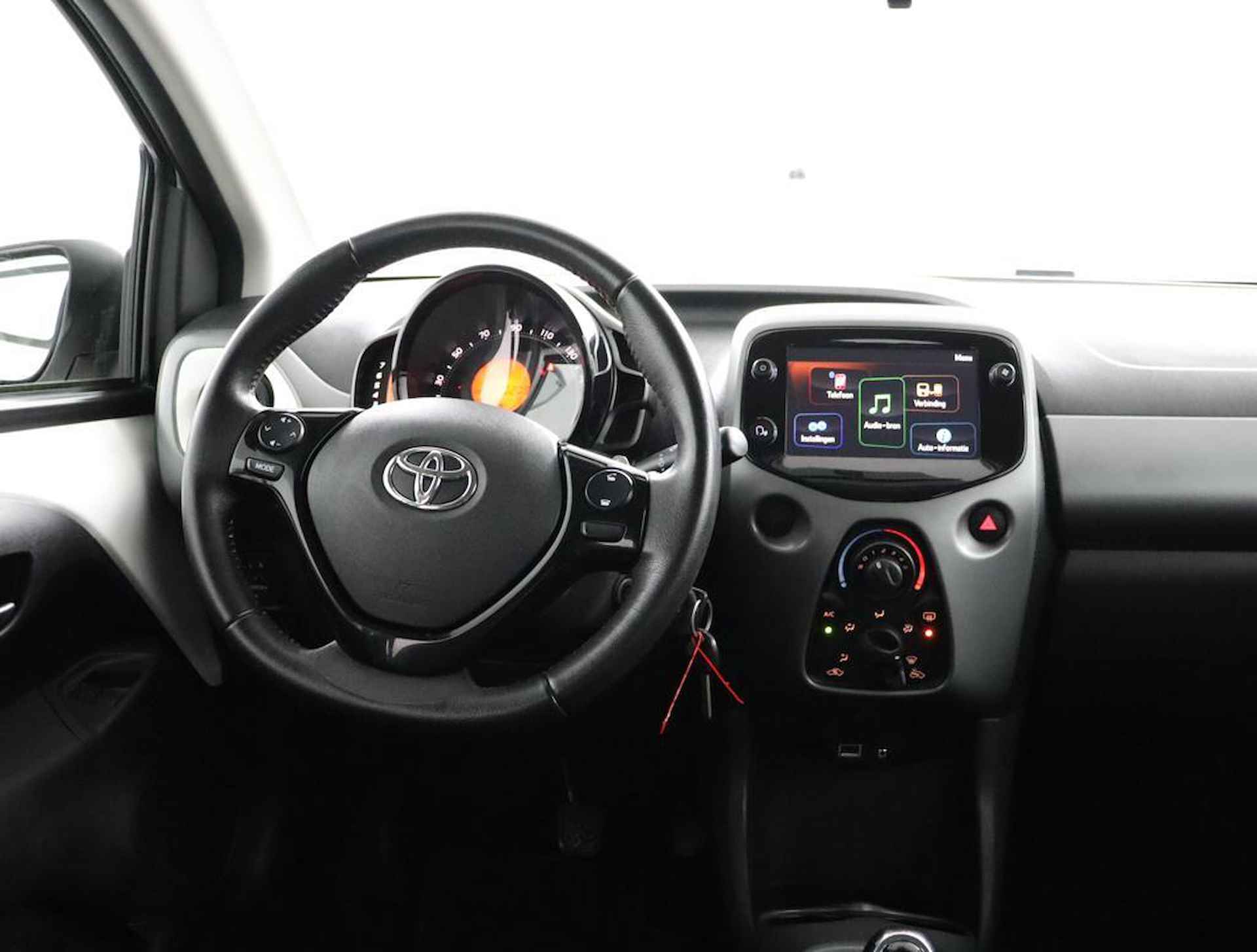 Toyota Aygo 1.0 VVT-i x-play | Automaat | Airconditioning | Bluetooth telefonie | - 47/51