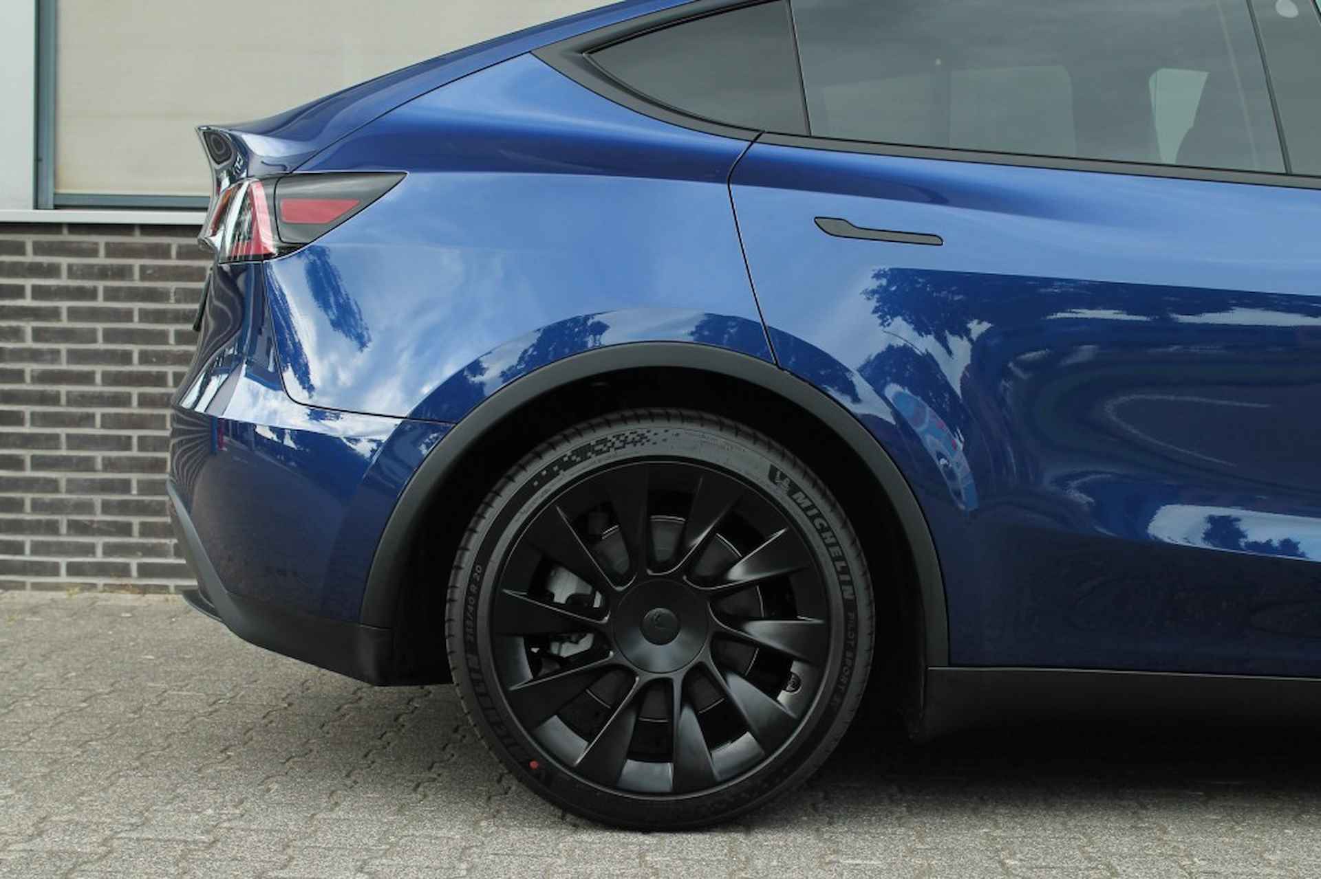 TESLA Model Y Long Range RWD 75 kWh - 20 inch - Zwart leder - Premium audio - 17/41