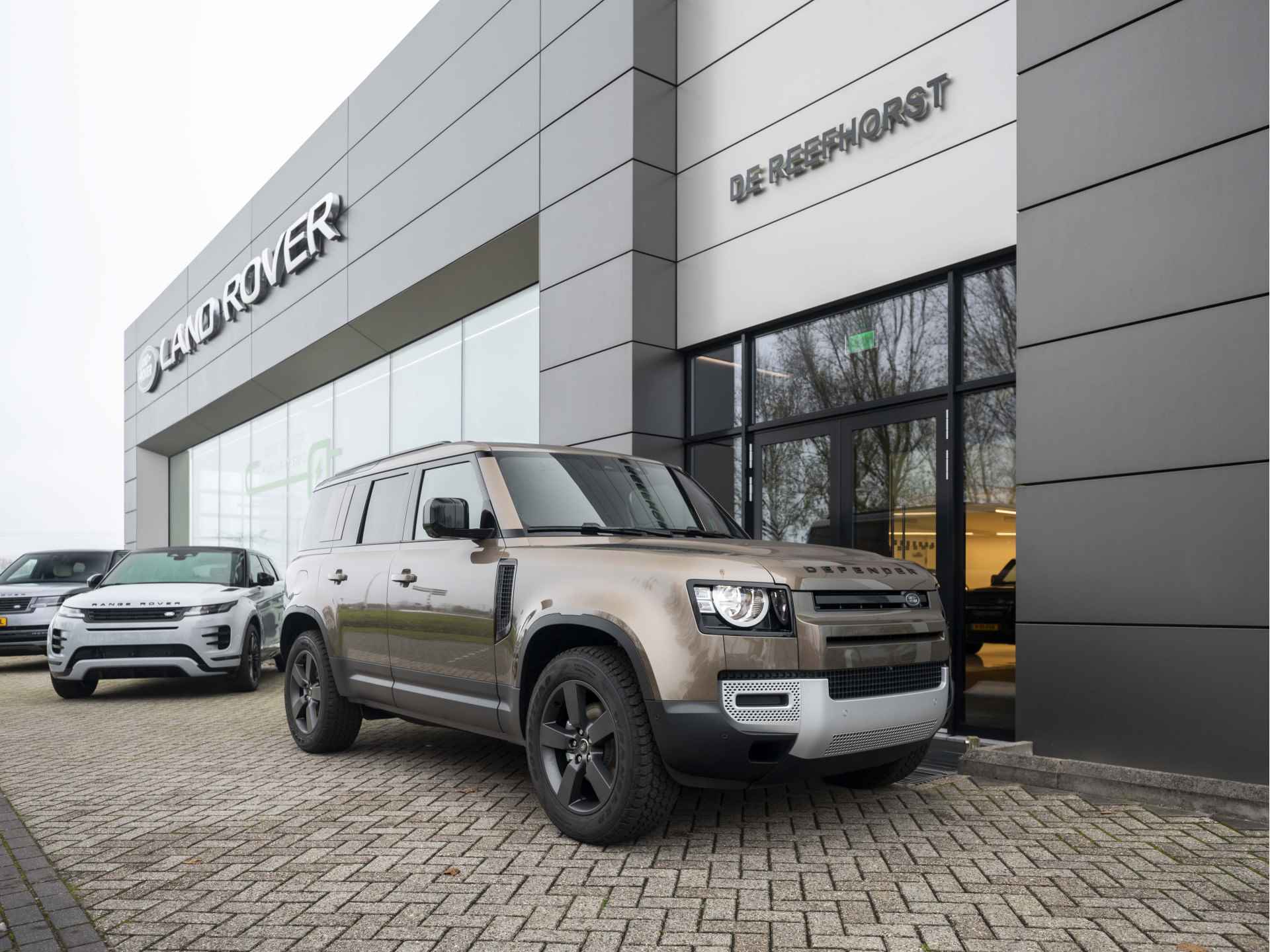 Land Rover Defender 3.0 D200 110 S Commercial | Air Suspension Pack | Driver Assist Pack | Cold Climate Pack - 13/50