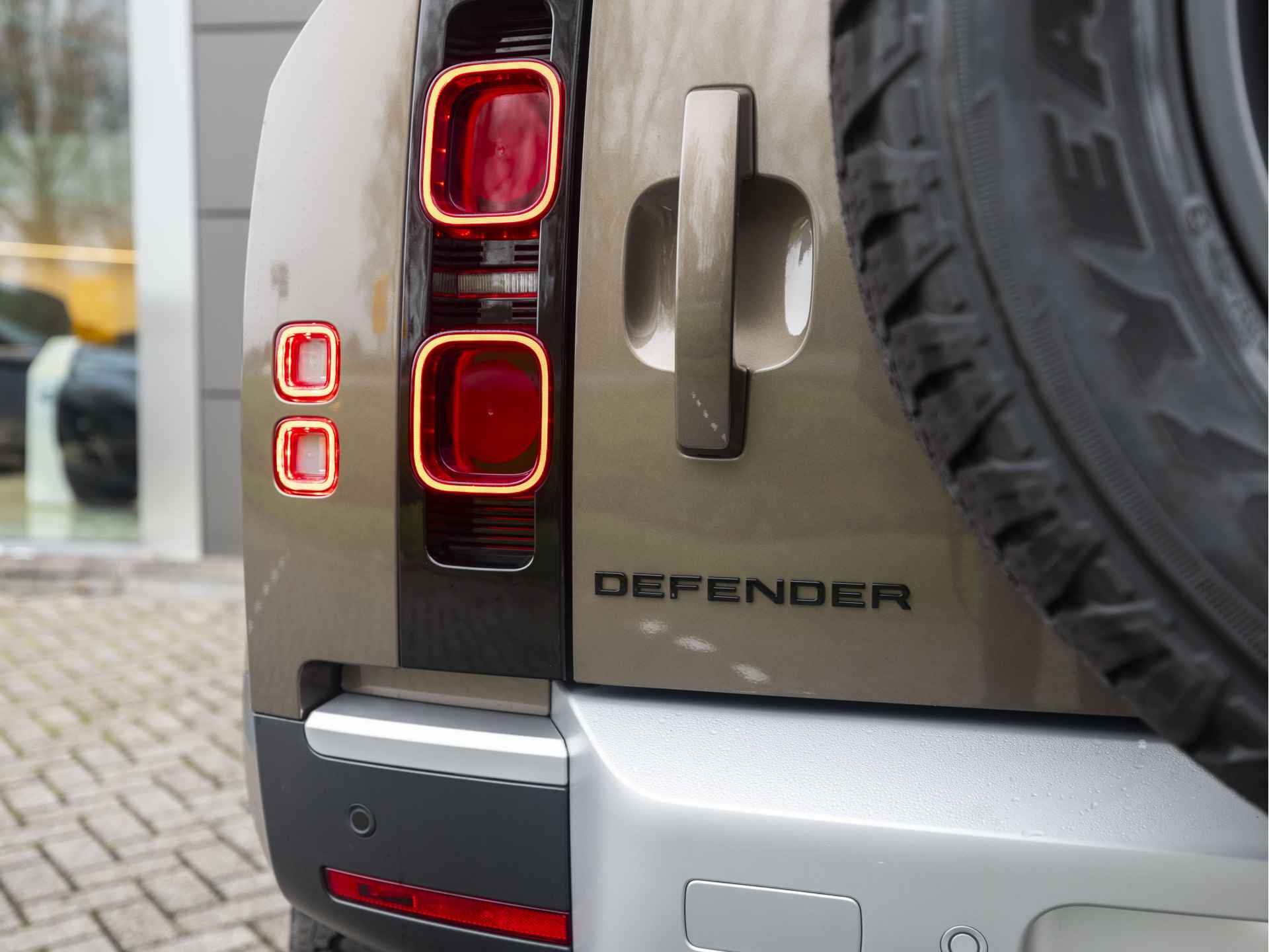 Land Rover Defender 3.0 D200 110 S Commercial | Air Suspension Pack | Driver Assist Pack | Cold Climate Pack - 19/50