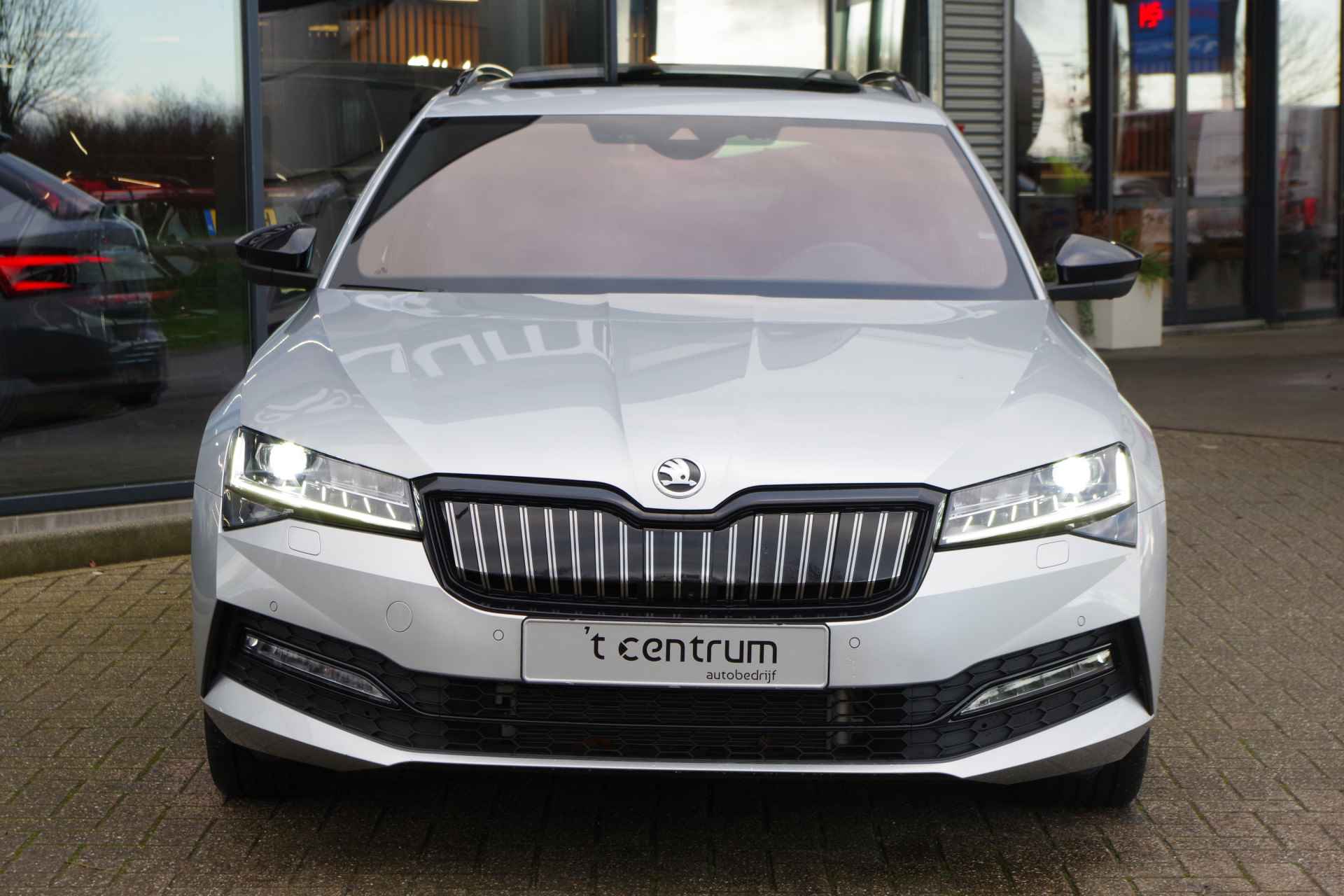 Škoda Superb 1.4 TSI iV 218 PK Sportline BNS PHEV, Panoramadak, Elek. Trekhaak, 360 Camera, Sportstoelen, Carplay - 6/53