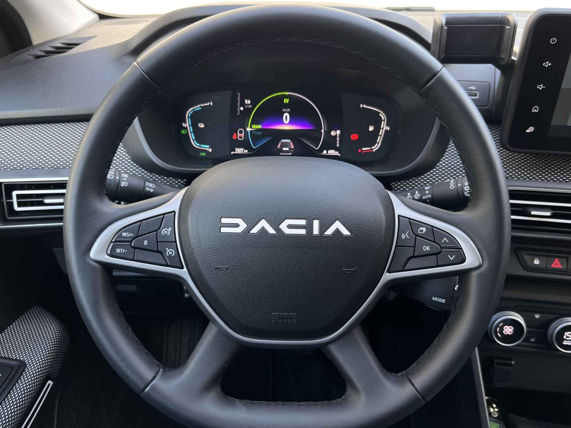 Dacia Jogger Hybrid 140 Extreme 7-zits / Automaat / DEMO / Media Display, DAB+ radio, Bluetooth, USB, 8" touchscreen / Apple Carplay & Android Auto / Camera + PDC / - 18/47