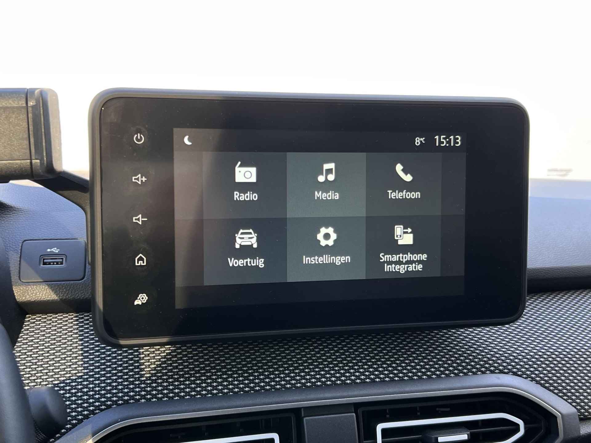 Dacia Jogger Hybrid 140 Extreme 7-zits / Automaat / DEMO / Media Display, DAB+ radio, Bluetooth, USB, 8" touchscreen / Apple Carplay & Android Auto / Camera + PDC / - 24/47