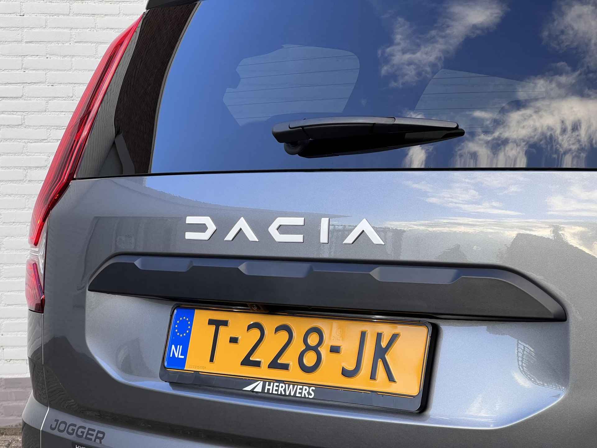 Dacia Jogger Hybrid 140 Extreme 7-zits / Automaat / DEMO / Media Display, DAB+ radio, Bluetooth, USB, 8" touchscreen / Apple Carplay & Android Auto / Camera + PDC / - 34/47