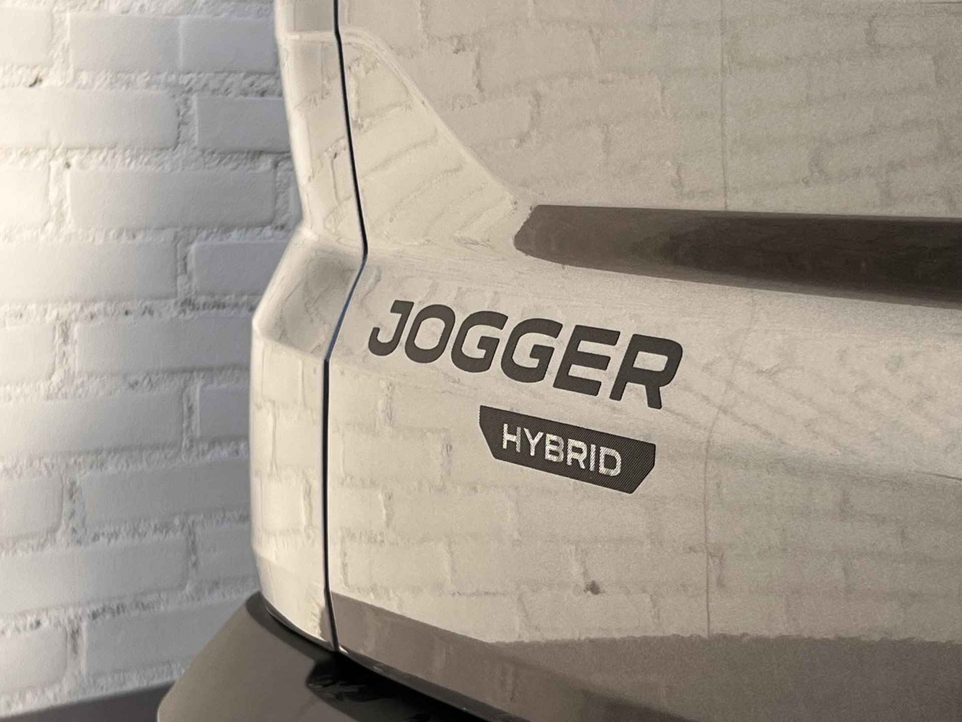 Dacia Jogger Hybrid 140 Extreme 7-zits / Automaat / DEMO / Media Display, DAB+ radio, Bluetooth, USB, 8" touchscreen / Apple Carplay & Android Auto / Camera + PDC / - 43/47