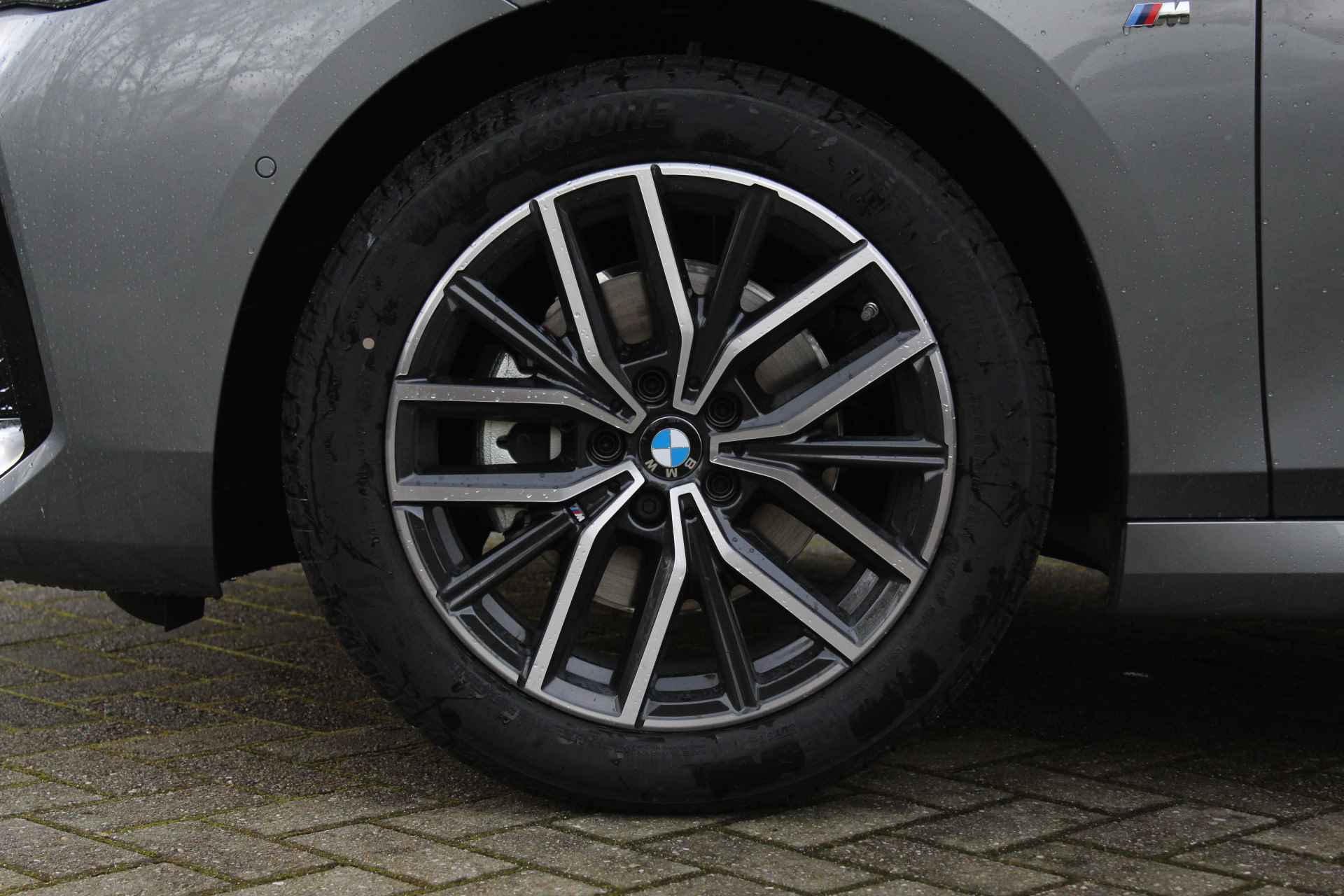 BMW 2 Serie Active Tourer 218i M Sport Automaat / Panoramadak / Trekhaak / Sportstoelen / Adaptieve LED / Parking Assistant / Adaptief M Onderstel / Comfort Access - 5/32