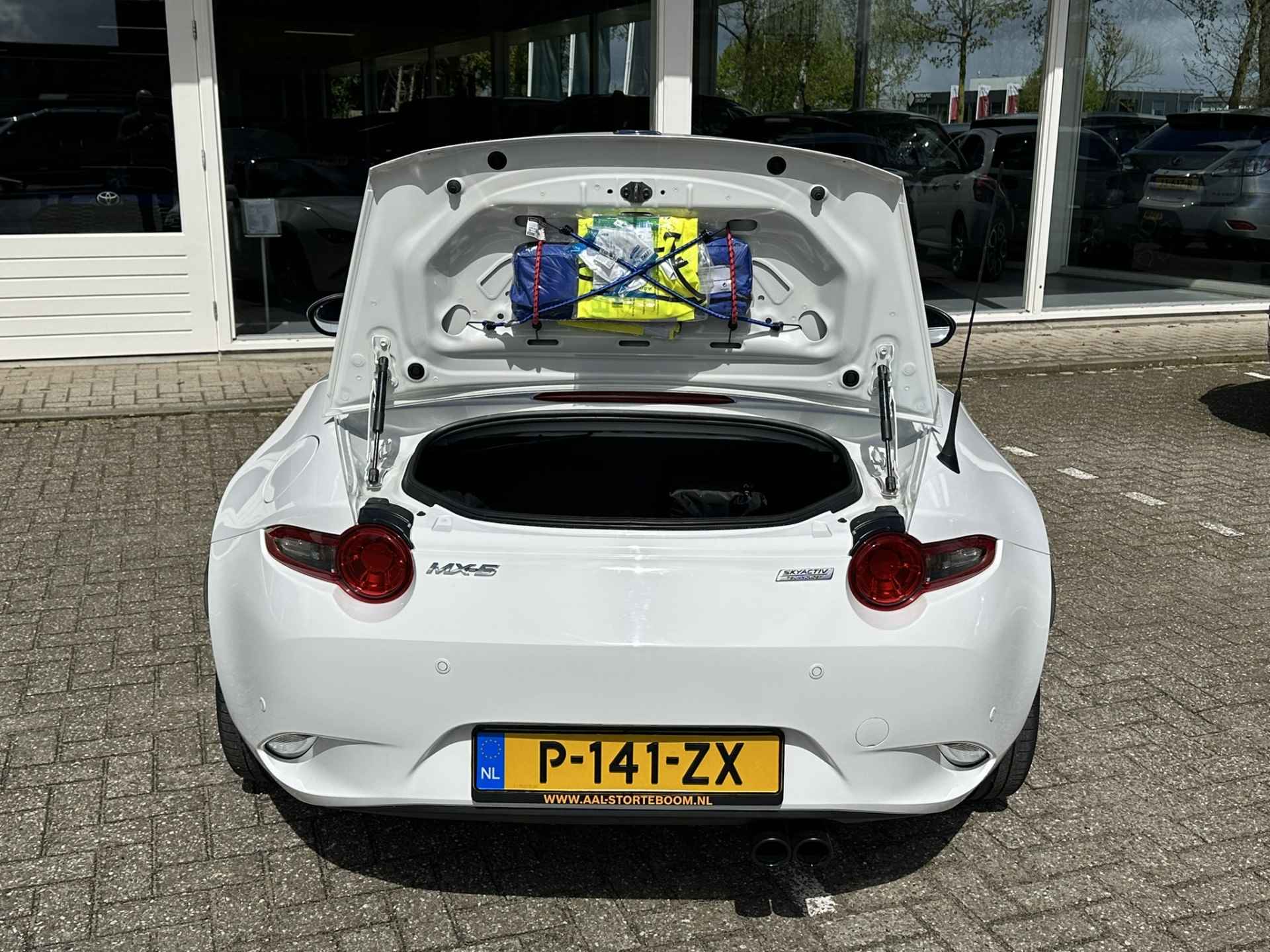 Mazda MX-5 2.0 GT-M | 160pk | Bi-Xenon | Leder | Stoelverwarming | Navi | Bose | Apple Carplay | Keyless | PDC - 61/62