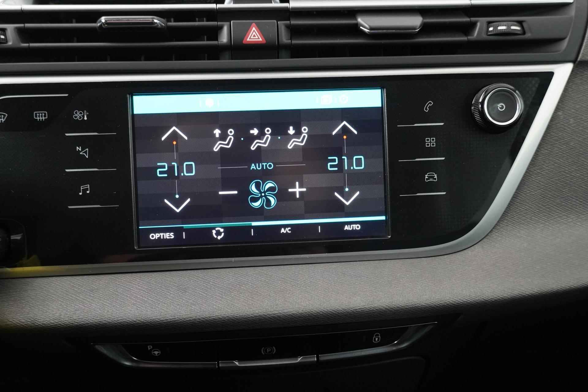 Citroen C4 Picasso 1.2 130PK Feel Aut. | Navigatie | Panoramisch voooruit | Camera | Climate control | Carplay | PDC V+A | LMV 17 inch | Afn. Trekhaak - 16/19