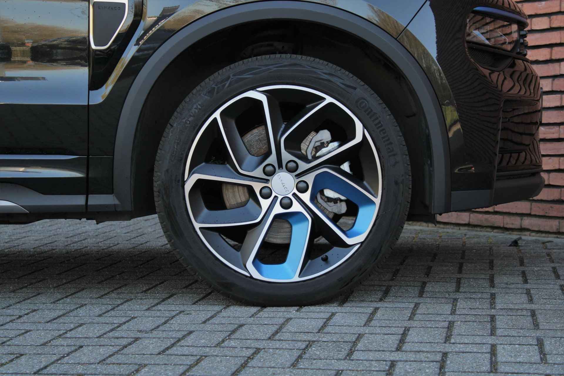 Lynk & Co 01 AUT7 261PK Plug-in Hybrid Business Edition, *Nieuwe Auto* Trekhaak, Panoramisch Schuif-/Kanteldak, Infinity Premium Geluidssysteem, Stoel/stuurwiel verwarming Parkeersensoren Voor + Achter, Achteruitrijcamera, Elektrisch Verstelbare Bestuurdersstoel Met Geheugen, Adaptieve Cruise Control, Highway Assist, Verwarmbare Voorstoelen, Apple CarPlay, Android Auto - 8/31