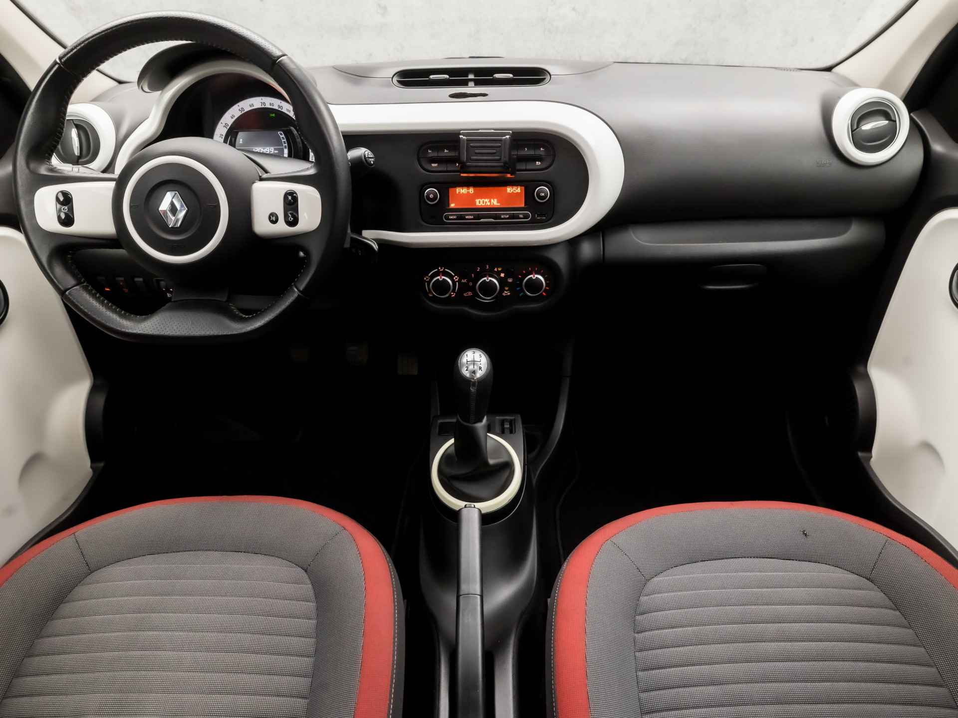 Renault Twingo 1.0 SCe Dynamique Sport (OPEN DAK, 5 DEURS, CRUISE, BLUETOOTH, RADIO, AIRCO, SPRAAKBEDIENING, ELEK PAKKET, SORTSTOELEN, LM VELGEN, NIEUWE APK, NIEUWSTAAT) - 6/30