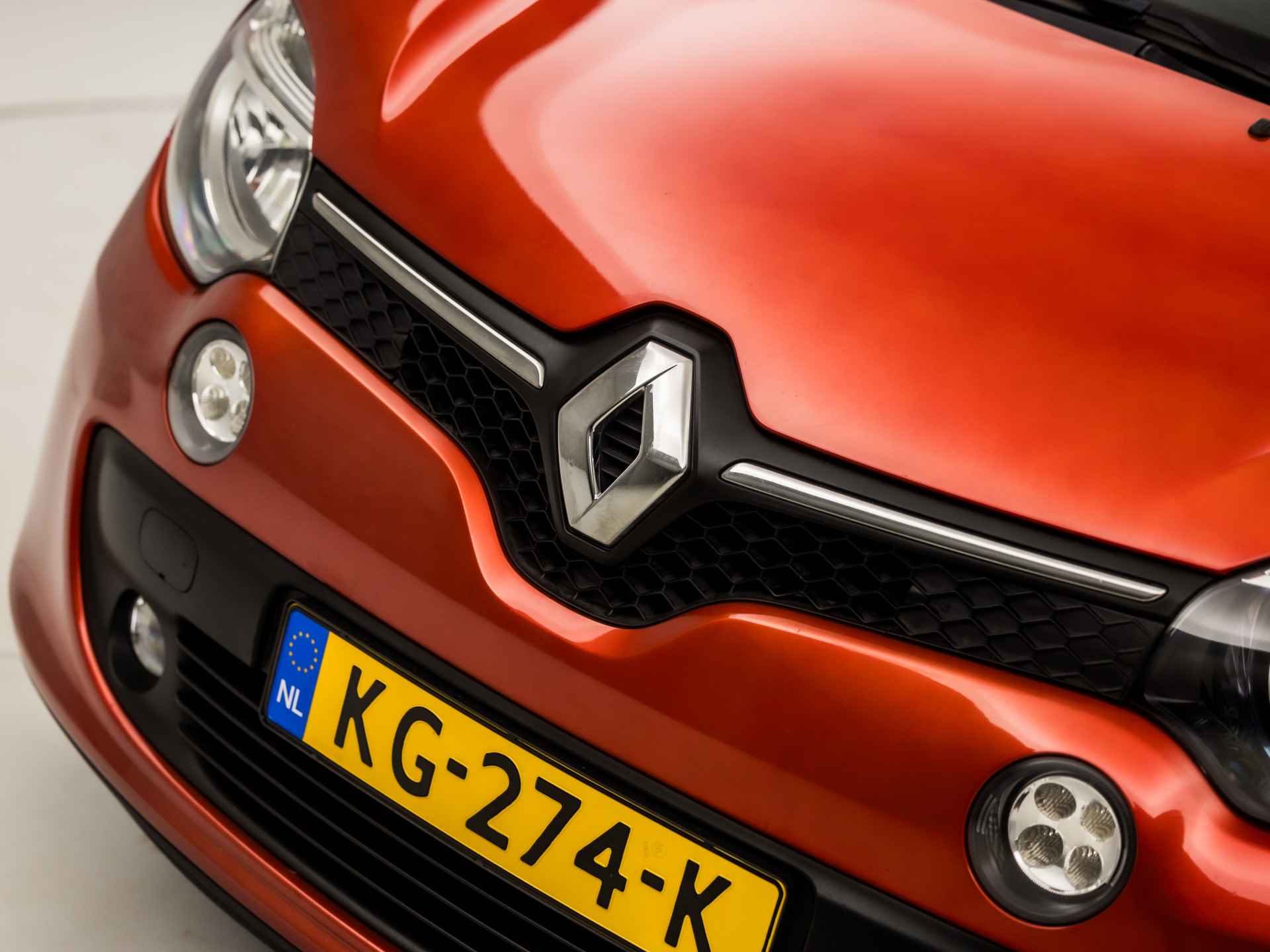 Renault Twingo 1.0 SCe Dynamique Sport (OPEN DAK, 5 DEURS, CRUISE, BLUETOOTH, RADIO, AIRCO, SPRAAKBEDIENING, ELEK PAKKET, SORTSTOELEN, LM VELGEN, NIEUWE APK, NIEUWSTAAT) - 26/30