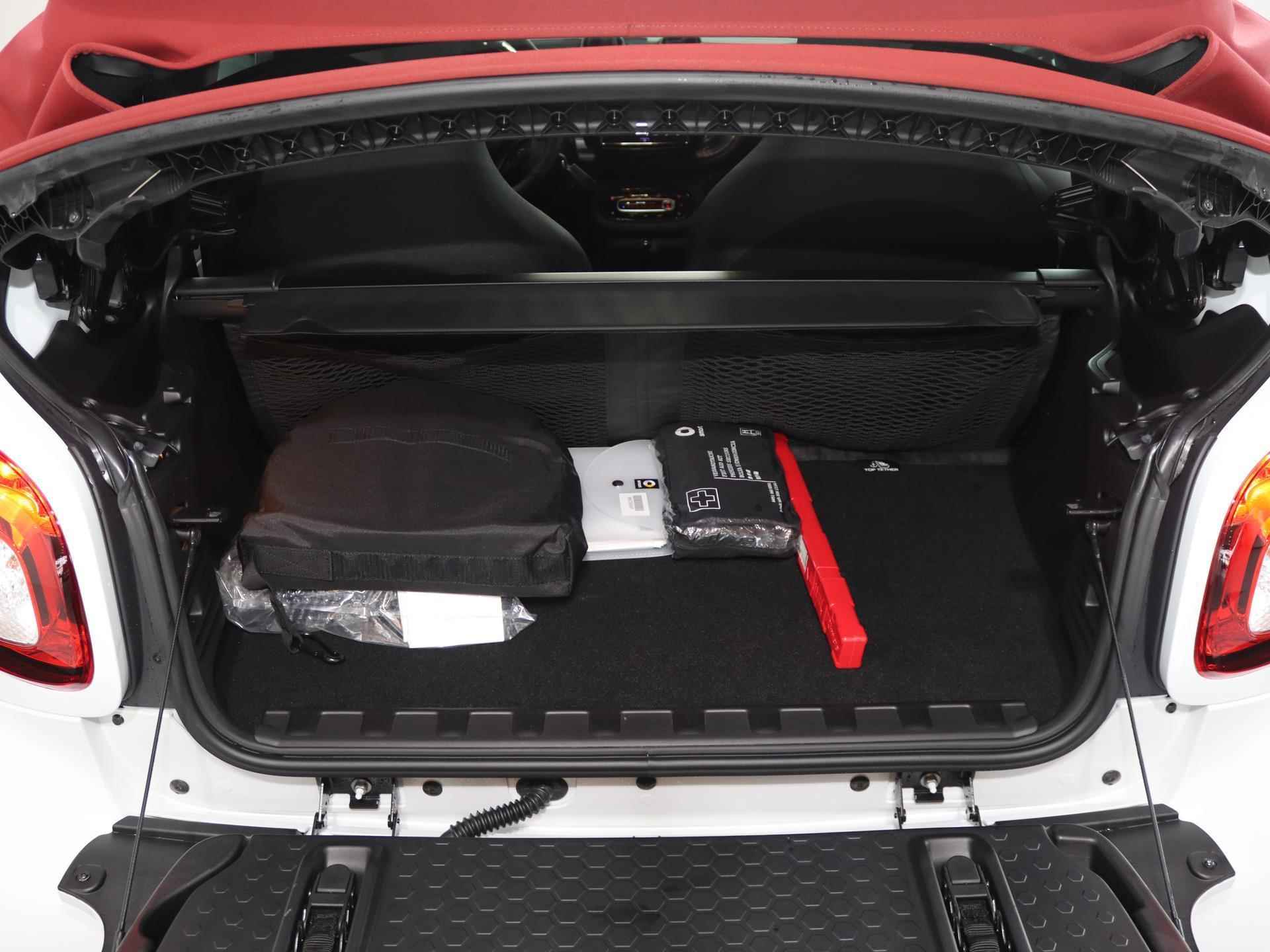 Smart fortwo cabrio EQ Comfort | Winterpakket | Rood dak | Carbon optiek interieur | Plus Package | EQ Subsidie gaat van de bruto vraagprijs af! - 10/22