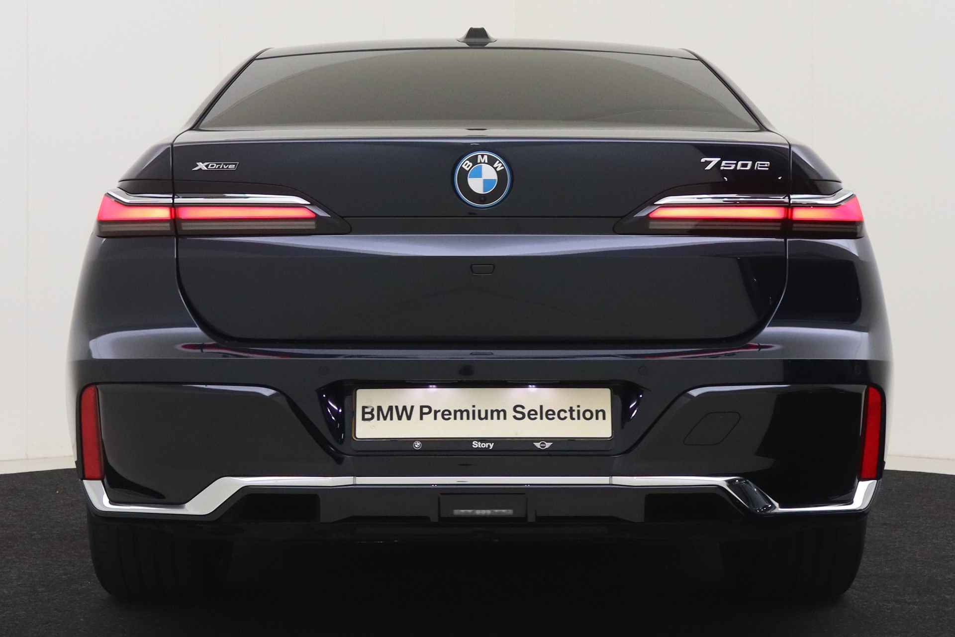 BMW 7 Serie 750e xDrive High Executive M Sport Automaat / Panoramadak Sky Lounge / Massagefunctie / Bowers & Wilkins / Parking Assistant Professional / Multifunctionele Stoelen - 6/69