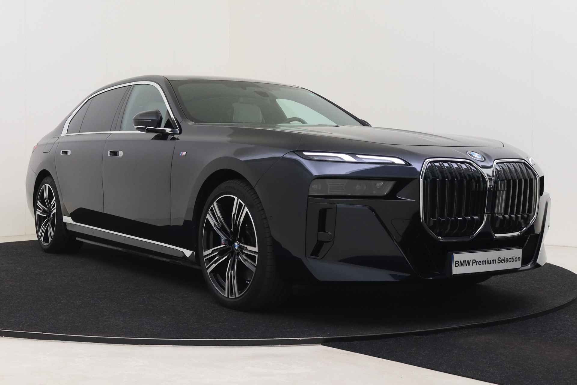 BMW 7 Serie 750e xDrive High Executive M Sport Automaat / Panoramadak Sky Lounge / Massagefunctie / Bowers & Wilkins / Parking Assistant Professional / Multifunctionele Stoelen - 14/69