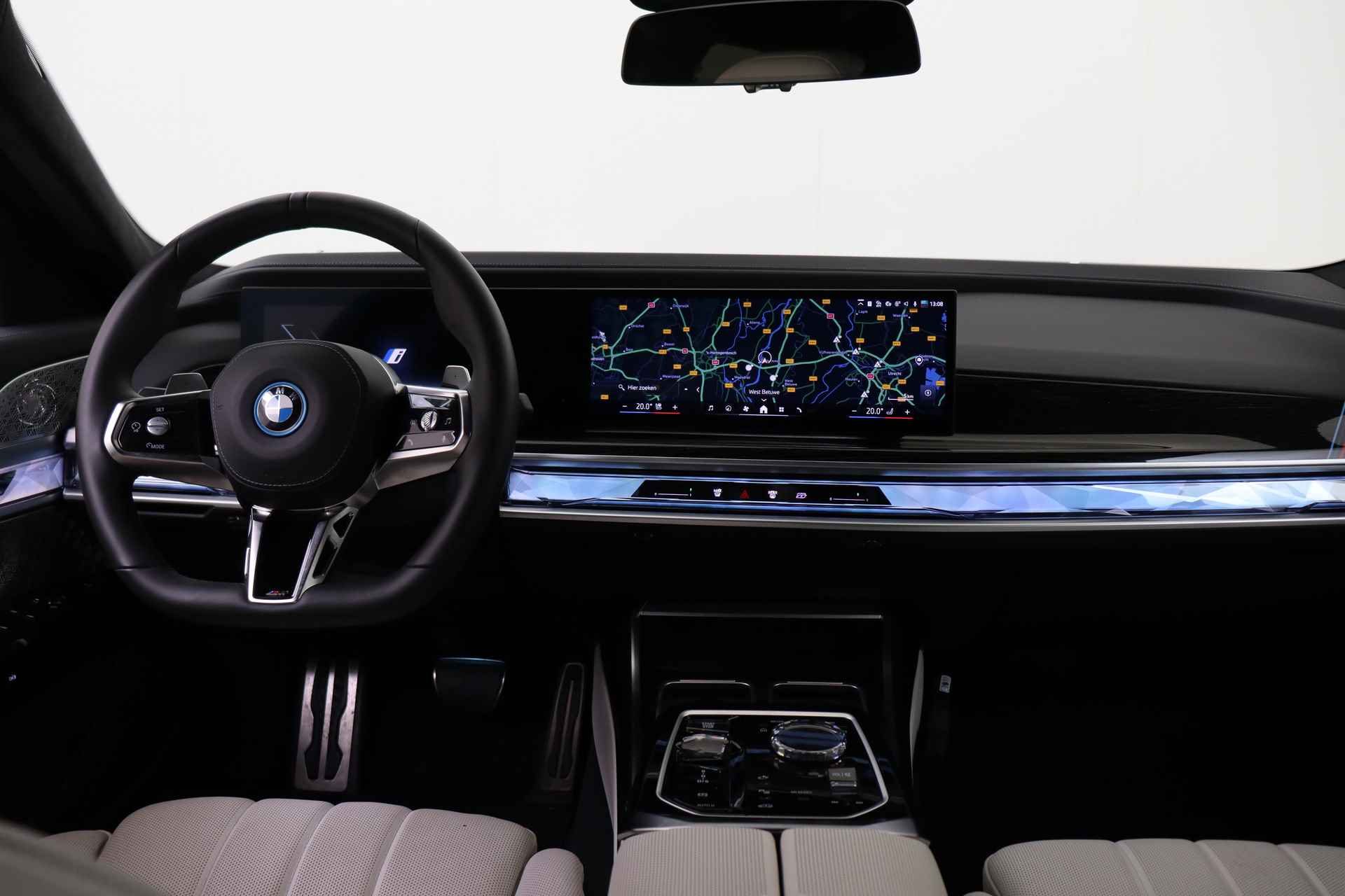 BMW 7 Serie 750e xDrive High Executive M Sport Automaat / Panoramadak Sky Lounge / Massagefunctie / Bowers & Wilkins / Parking Assistant Professional / Multifunctionele Stoelen - 30/69