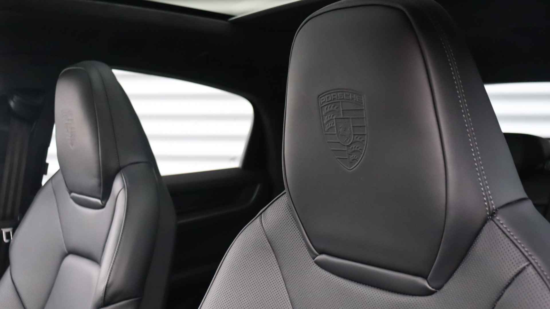 Porsche Cayenne Coupé 3.0 E-Hybrid MJ 2024 SportDesign | Stoelventilatie | Head-up | InnoDrive | Soft-Close | BOSE Sound | Trekhaak - 13/37