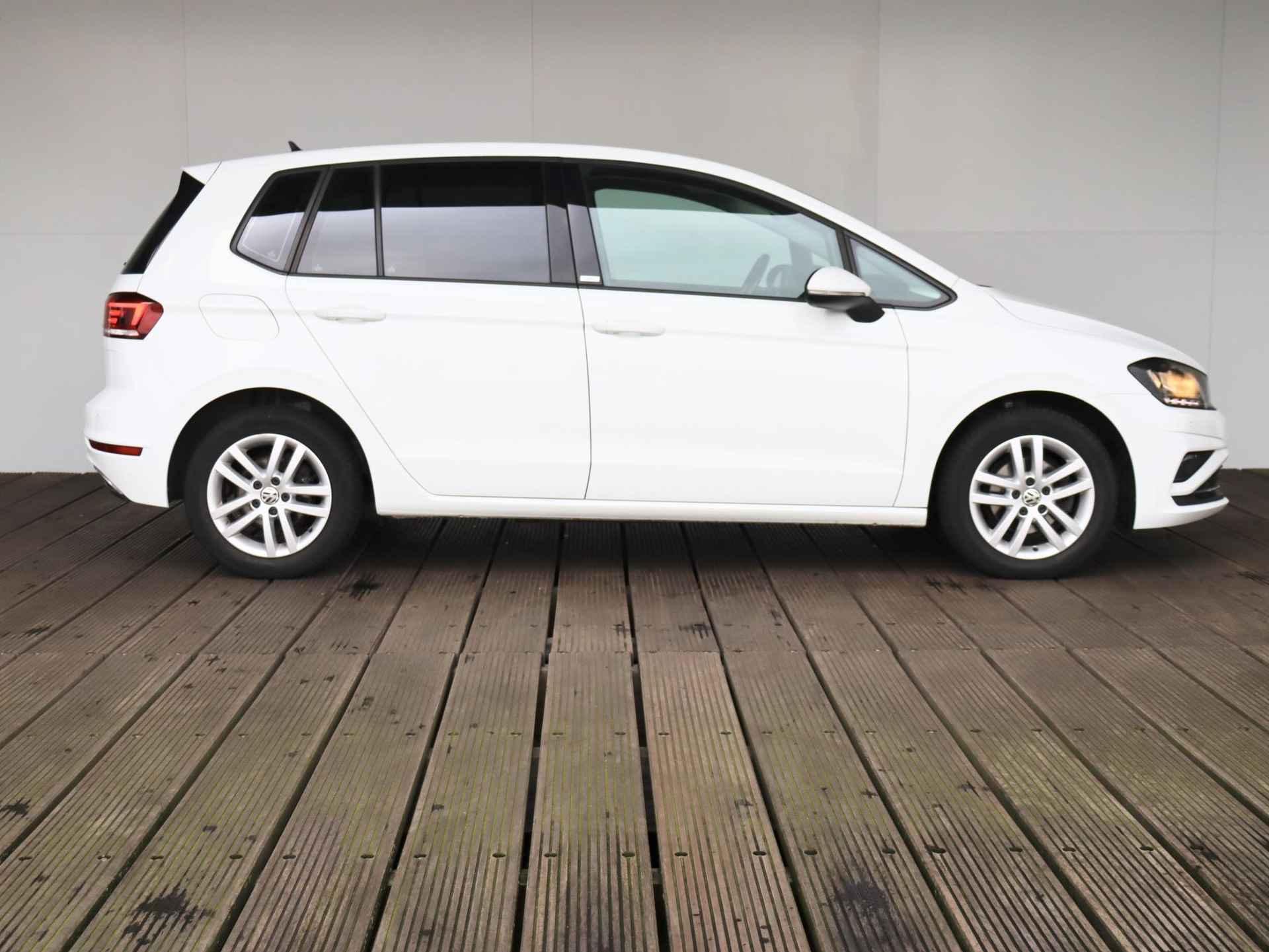 Volkswagen Golf Sportsvan 1.0 TSI Comfortline | Automaat | Navi | PDC Voor achter | - 13/24