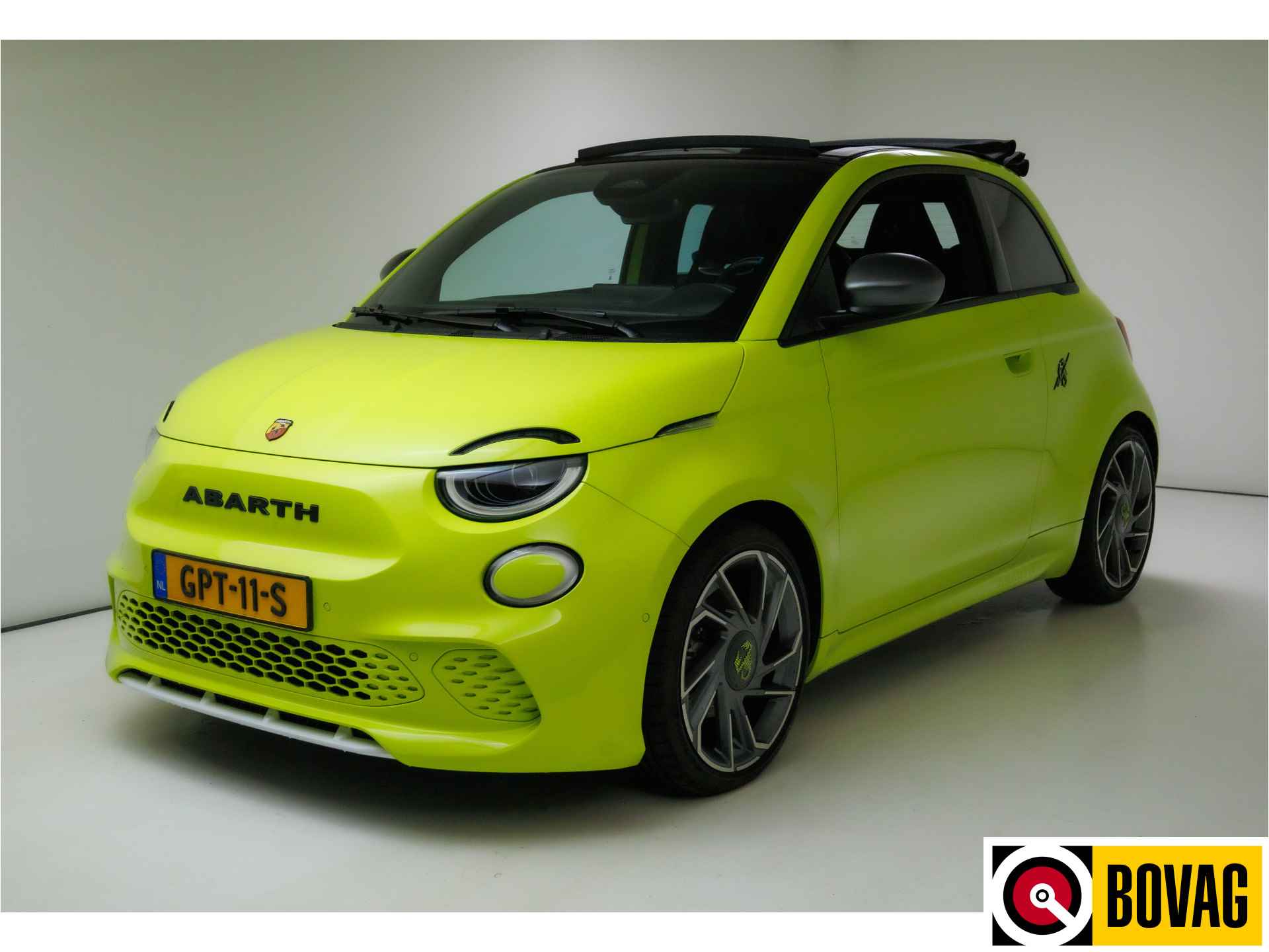 Abarth 500C Cabrio Scorpionissima 42 kWh 155 PK | € 2000,- Subsidie mogelijk! JBL, Camera, Stoelverwarming, PDC, 18" LMV, Navigatie. Sportstoelen - 20/25