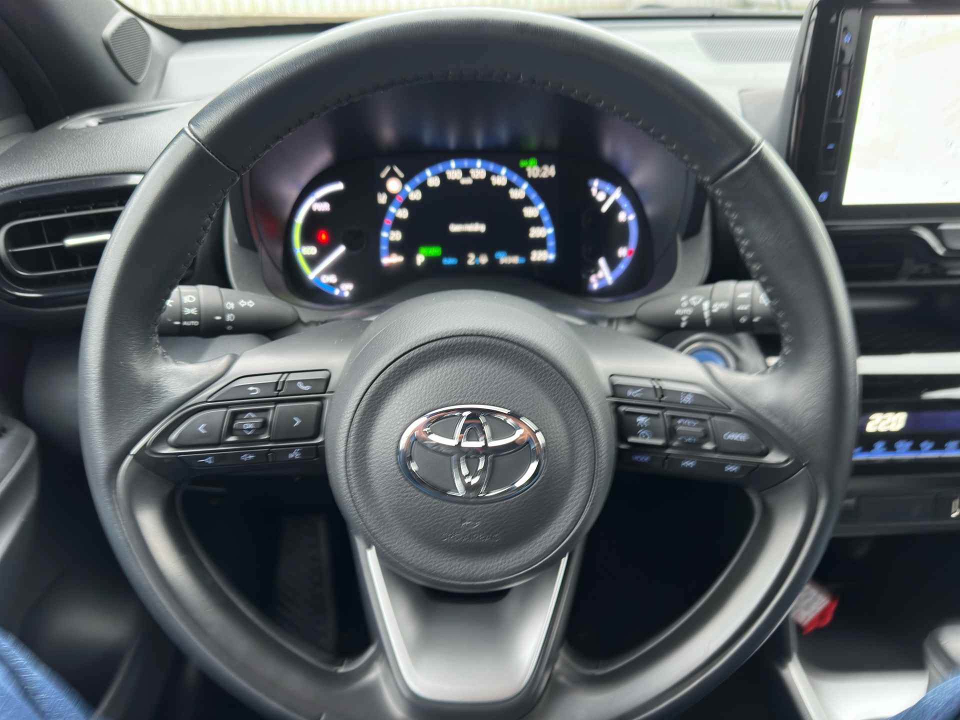 Toyota Yaris Cross 1,5 Hybride Dynamic Navigatiesysteem Achteruitrijcamera Cruise controle - 19/20