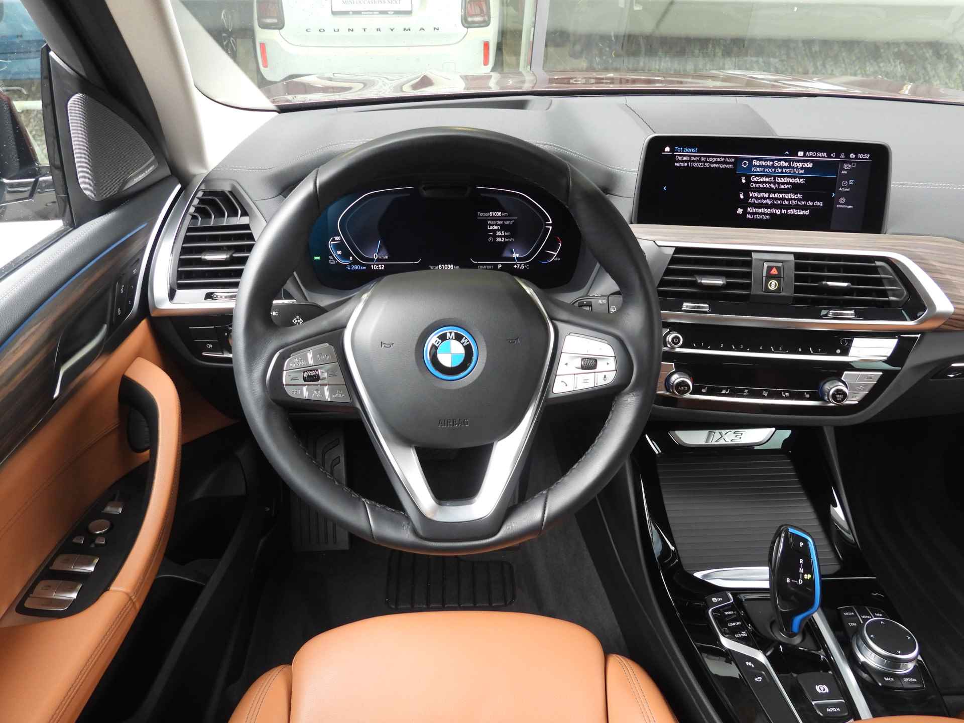 BMW iX3 High Executive 80 kWh / Sportstoelen / Adaptieve LED / Parking Assistant Plus / Gesture Control / Driving Assistant Professional / Comfort Access - 4/29