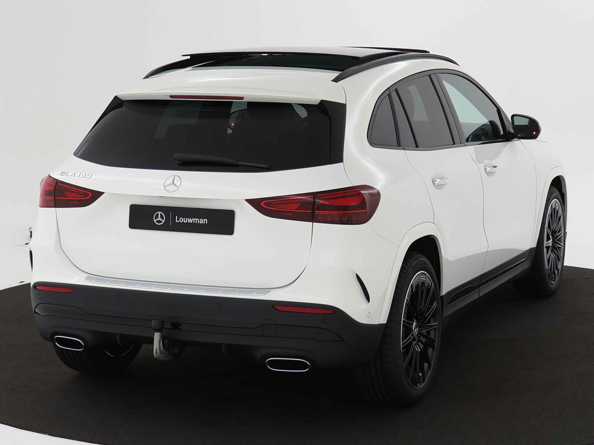 Mercedes-Benz GLA 180 Star Edition | Trekhaak | Nightpakket | Premium Plus pakket | Dodehoekassistent | Keyless-Go comfortpakket | USB-pakket plus | Parkeerpakket met 360°-camera | GUARD 360 ° Vehicle protection Plus | - 14/41