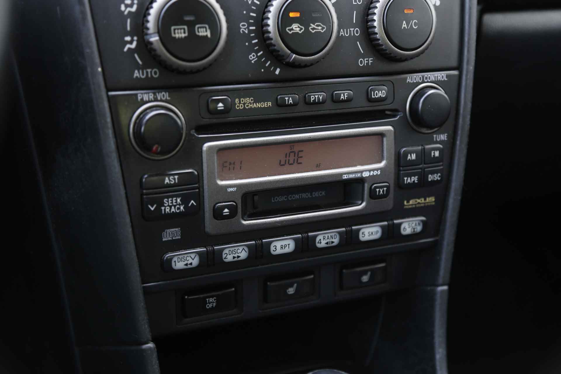 Lexus IS 200 Executive 6 Cilinder Automaat*Airco/Stoelverw./Half Leder/Cruise-Control/Climate-Control* - 11/48