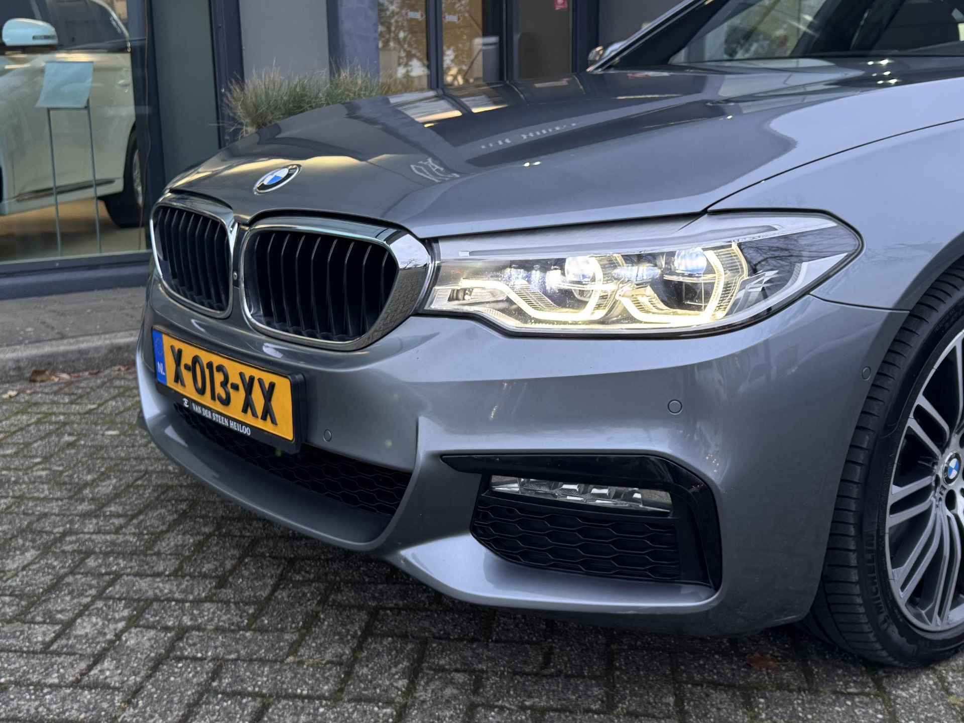 BMW 5-serie 530i High Executive M Sport | Xdrive | Schuifdak | Memory Seats | Standkachel - 19/37