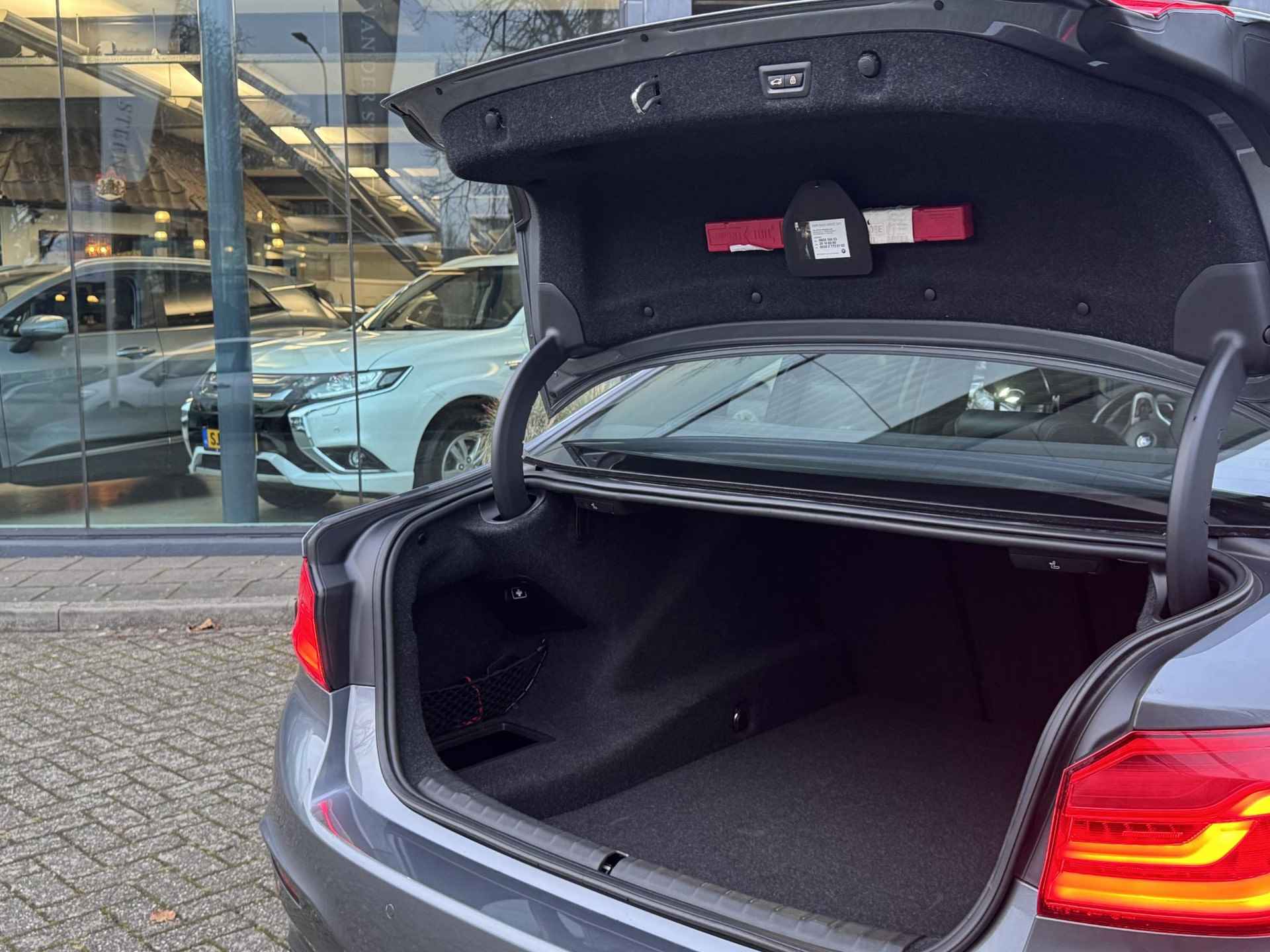 BMW 5-serie 530i High Executive M Sport | Xdrive | Schuifdak | Memory Seats | Standkachel - 26/37