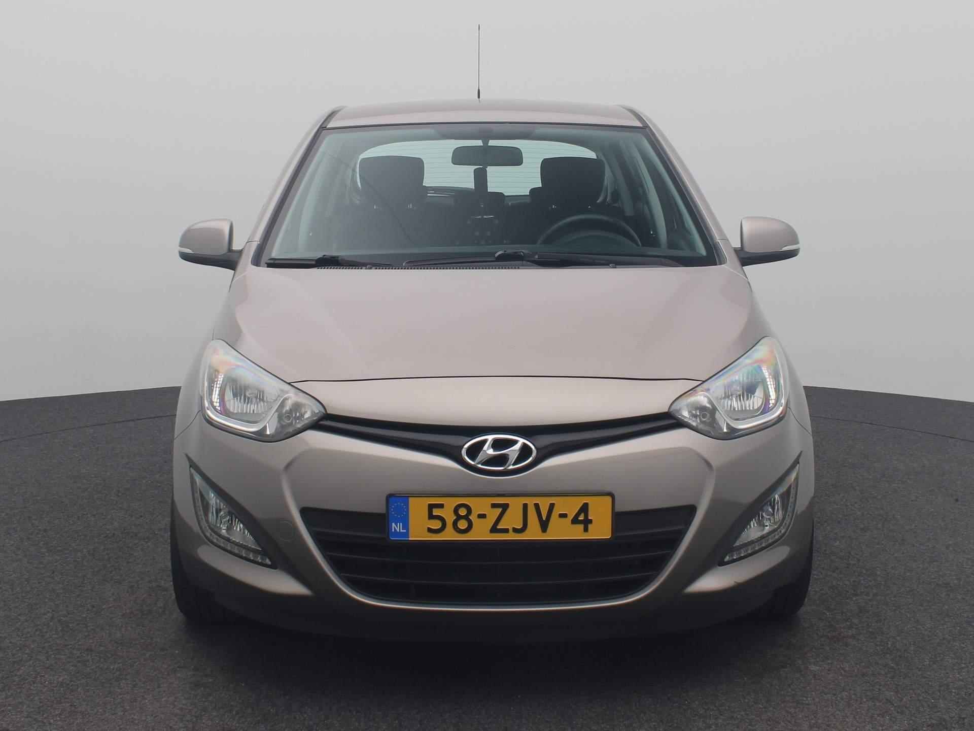 Hyundai i20 1.2i i-Motion | Airco | Afneembare Trekhaak | Elektrische Ramen | Multifunctioneel Stuurwiel | Isofix | Boordcomputer | - 4/47