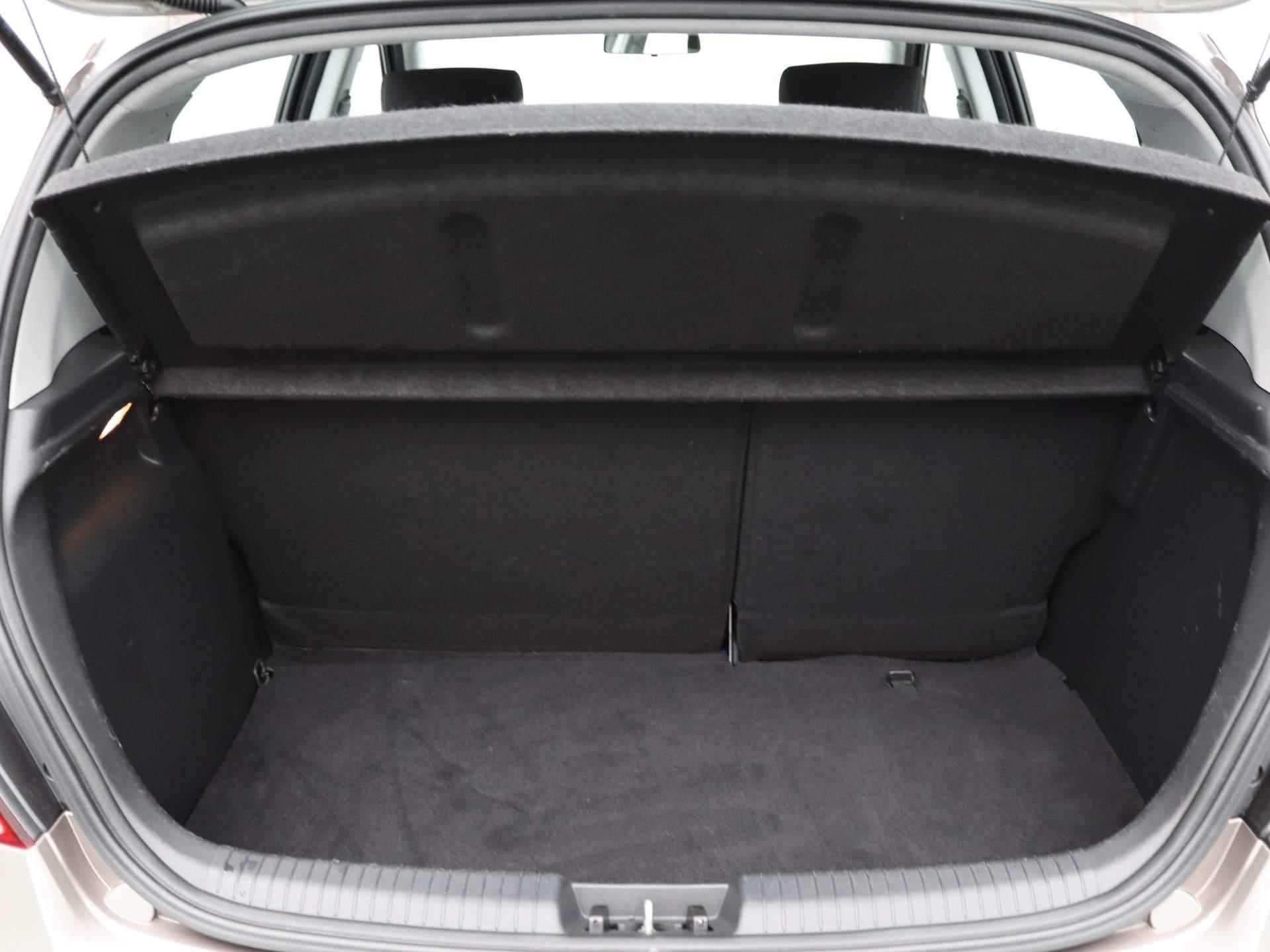 Hyundai i20 1.2i i-Motion | Airco | Afneembare Trekhaak | Elektrische Ramen | Multifunctioneel Stuurwiel | Isofix | Boordcomputer | - 31/47