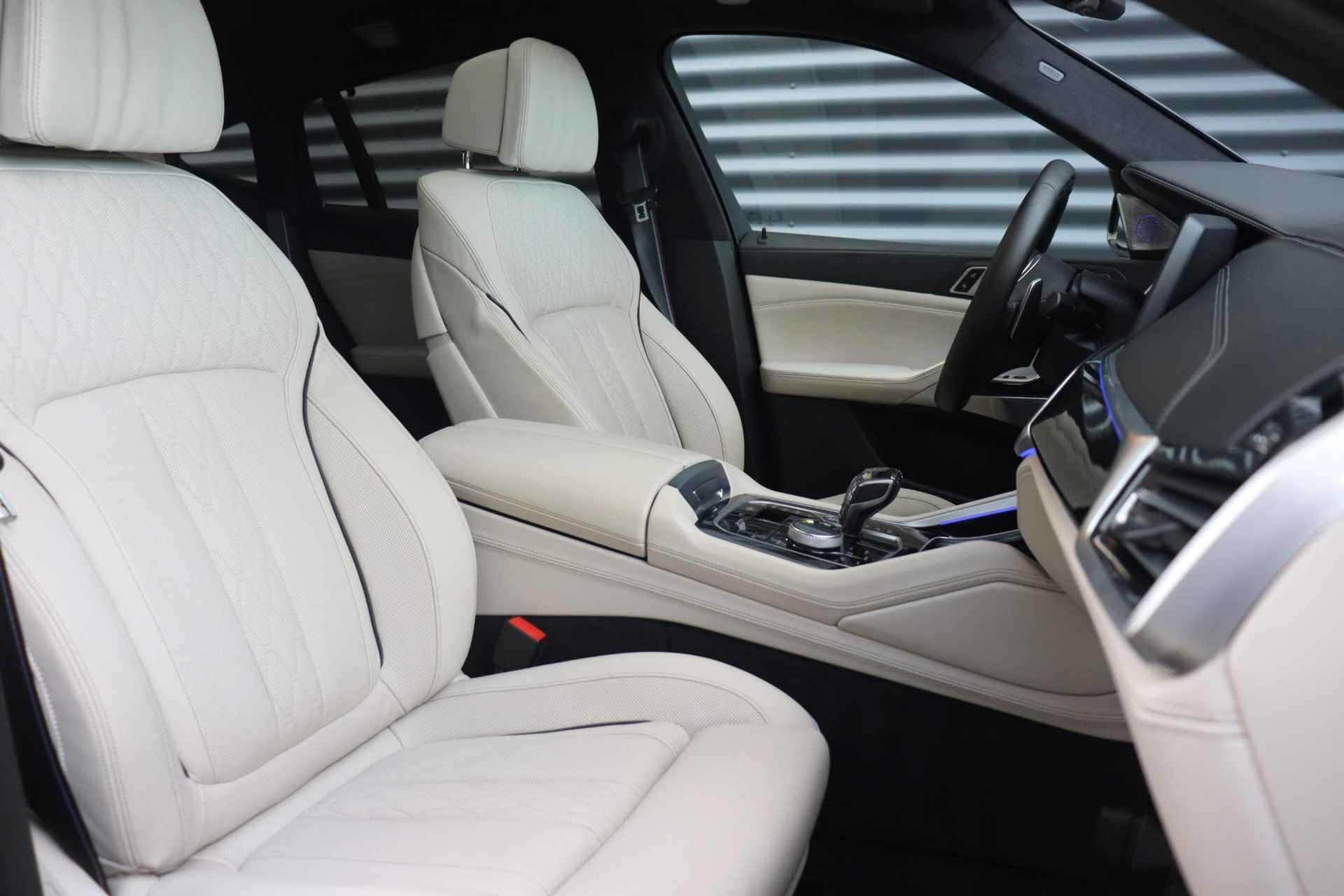 BMW X6 xDrive40i | High Executive | M Sportpakket | Panodak Skylounge | Driving Assistant Prof. | Bowers & Wilkins | Active Steering | Head-Up | Trekhaak | Soft Close | 22'' LMV - 8/45