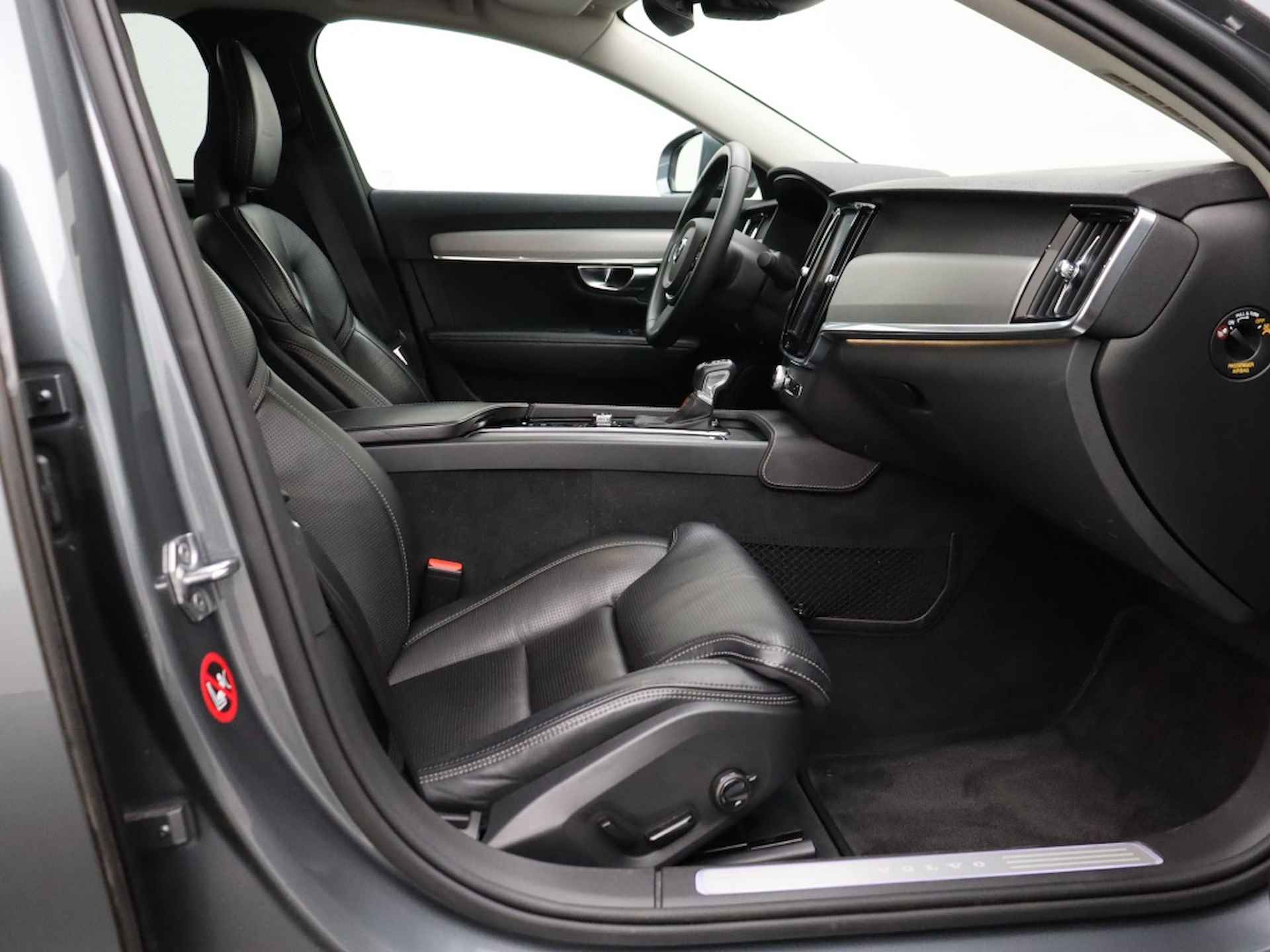 Volvo S90 T5 AUT(8) INSCRIPTION MASSAGESTOELEN ELEK.STOELEN 18INCH PARK AS - 38/40