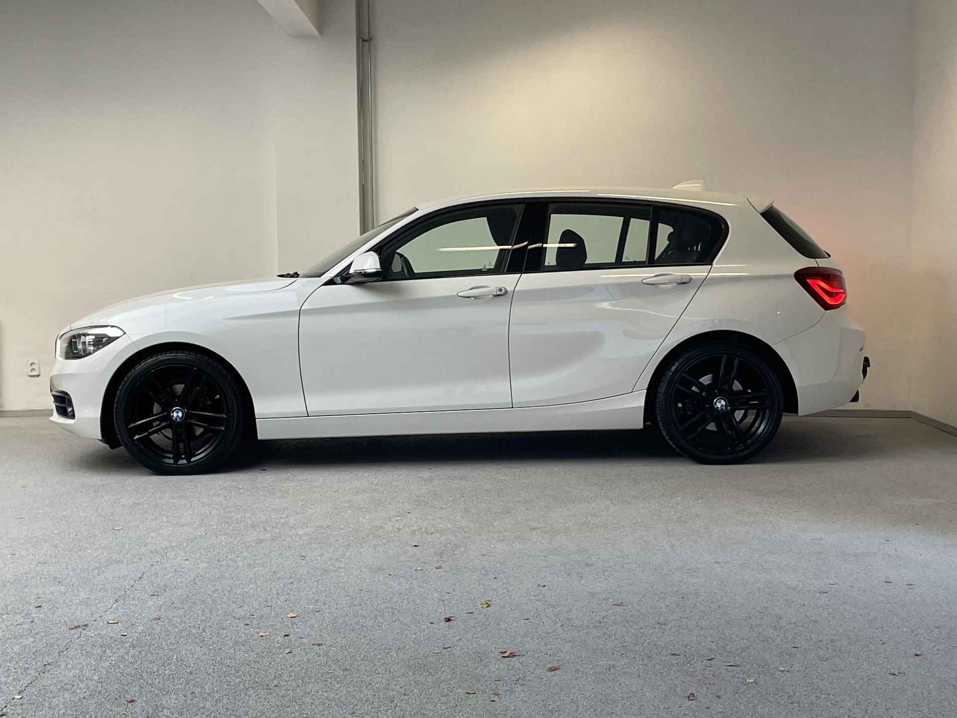 BMW 1-serie 118i Sport line | ORG.NL | TREKHAAK | CAMERA | DEALERONDERHOUDEN | 18" LMV | - 11/46