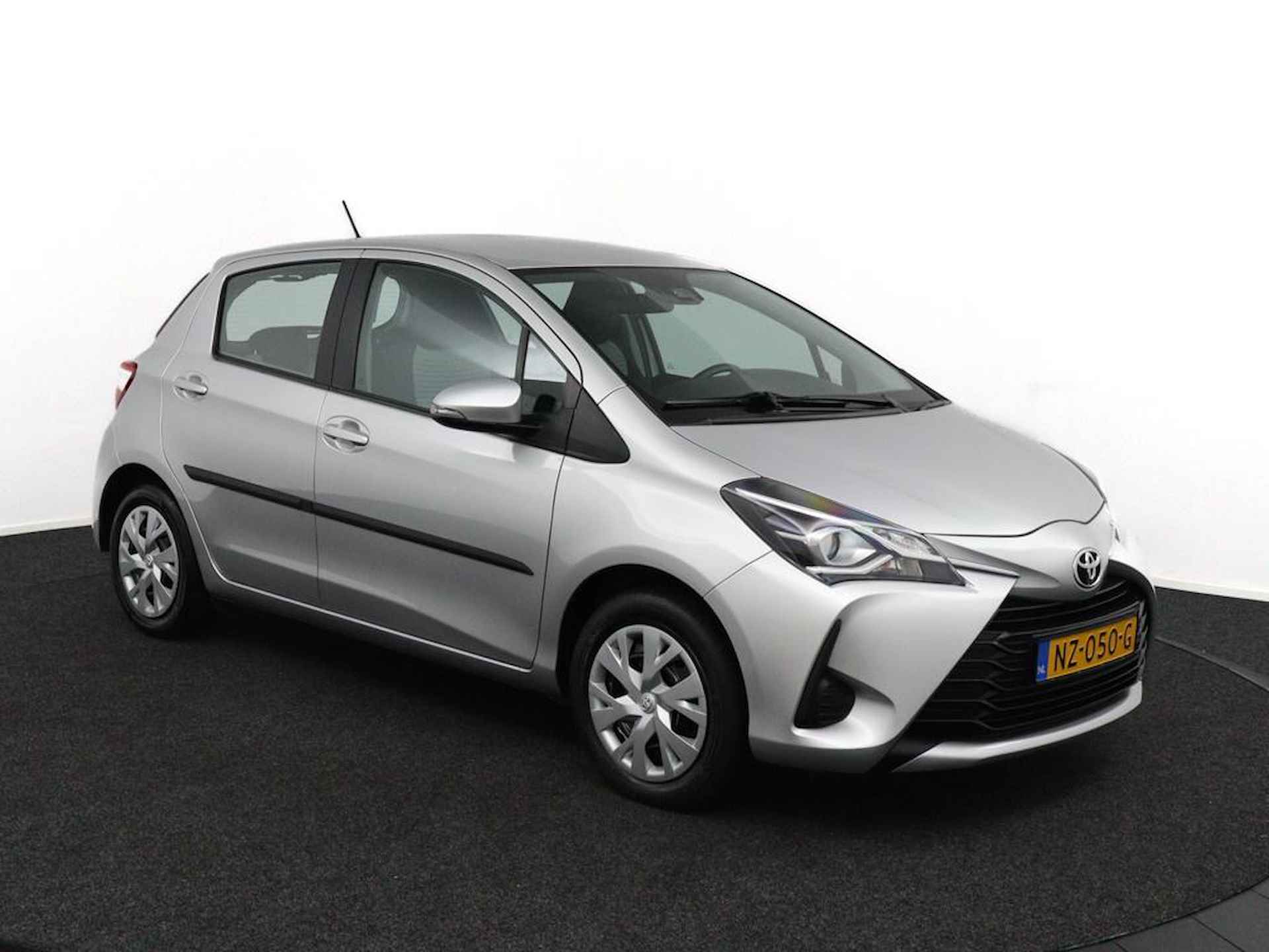 Toyota Yaris 1.5 VVT-i Aspiration | 1.5 | Dealer Onderhouden | Trekhaak | Cruise Control | Achteruitrijcamera | - 4/46