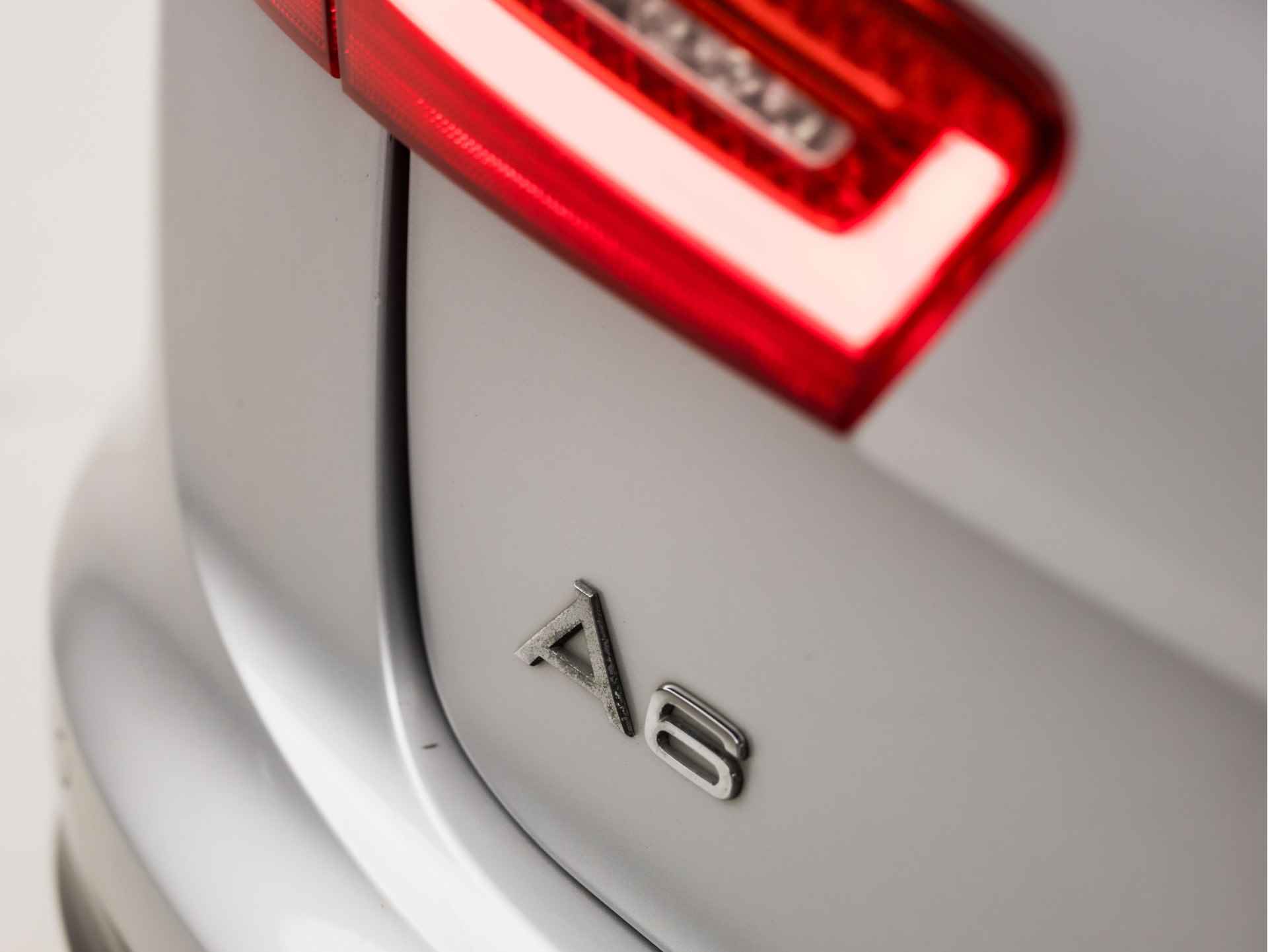 Audi A6 Allroad quattro 3.0 TDI Pro Line Plus 204Pk Automaat (NAVIGATIE, STOELVERWARMING, TREKHAAK, BOSE AUDIO, PARKEERSENSOREN, LEDEREN SPORTSTOELEN, XENON, CRUISE, KEYLESS START, NIEUWSTAAT) - 30/46