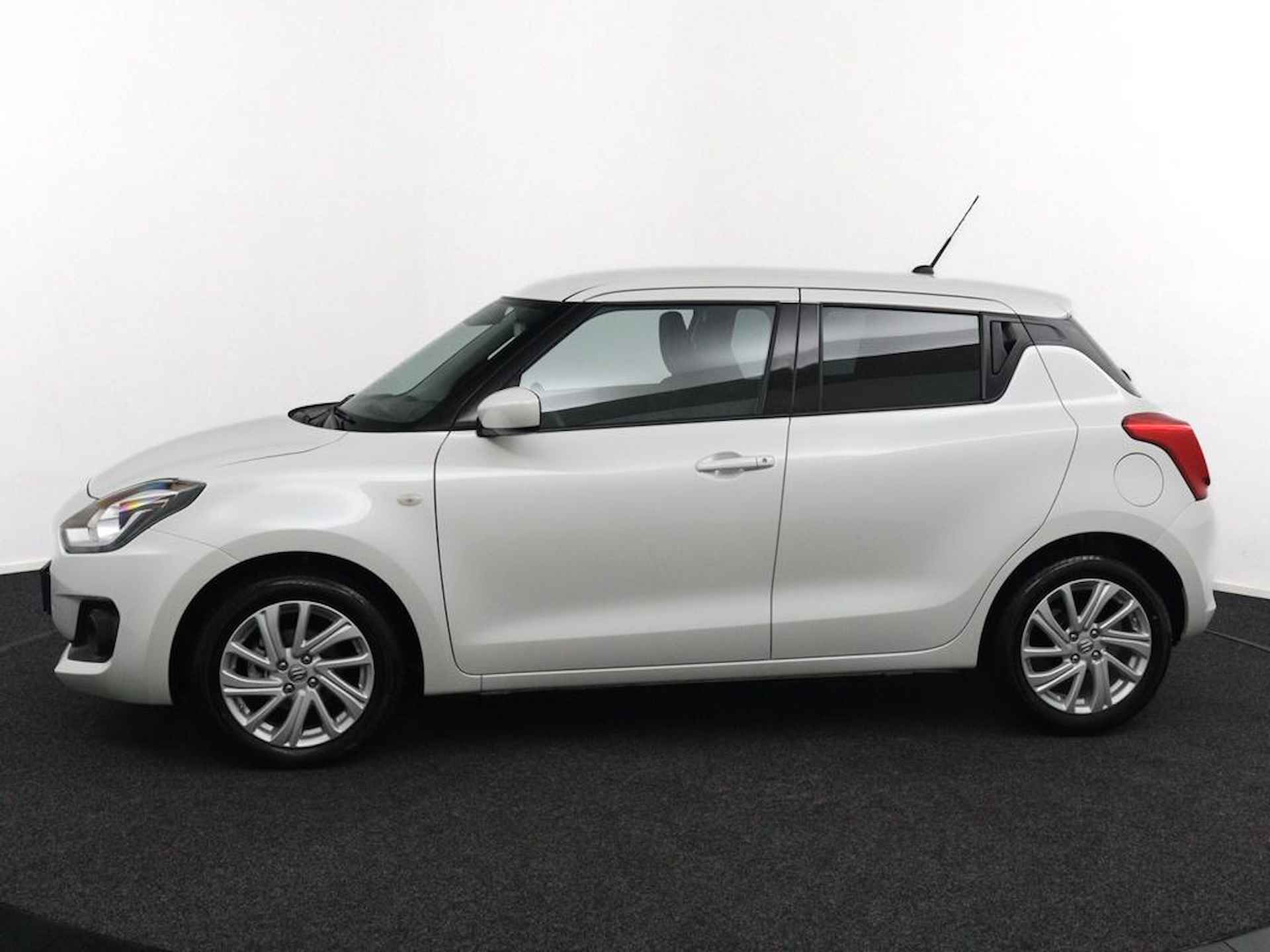 Suzuki Swift 1.2 Select Smart Hybrid | Adaptieve Cruise Control | Achteruitrijcamera | Airco | Apple Carplay | Android Auto | - 6/45