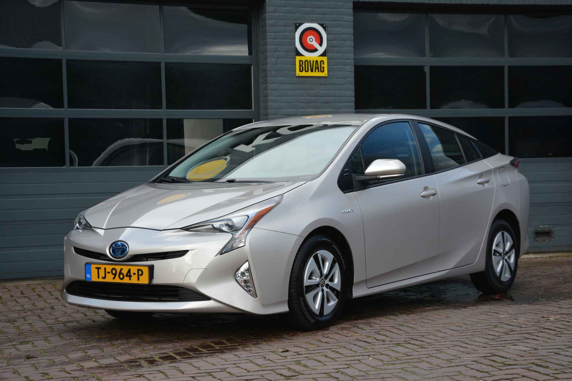 Toyota Prius 1.8 Hybrid Dynamic - 3/25