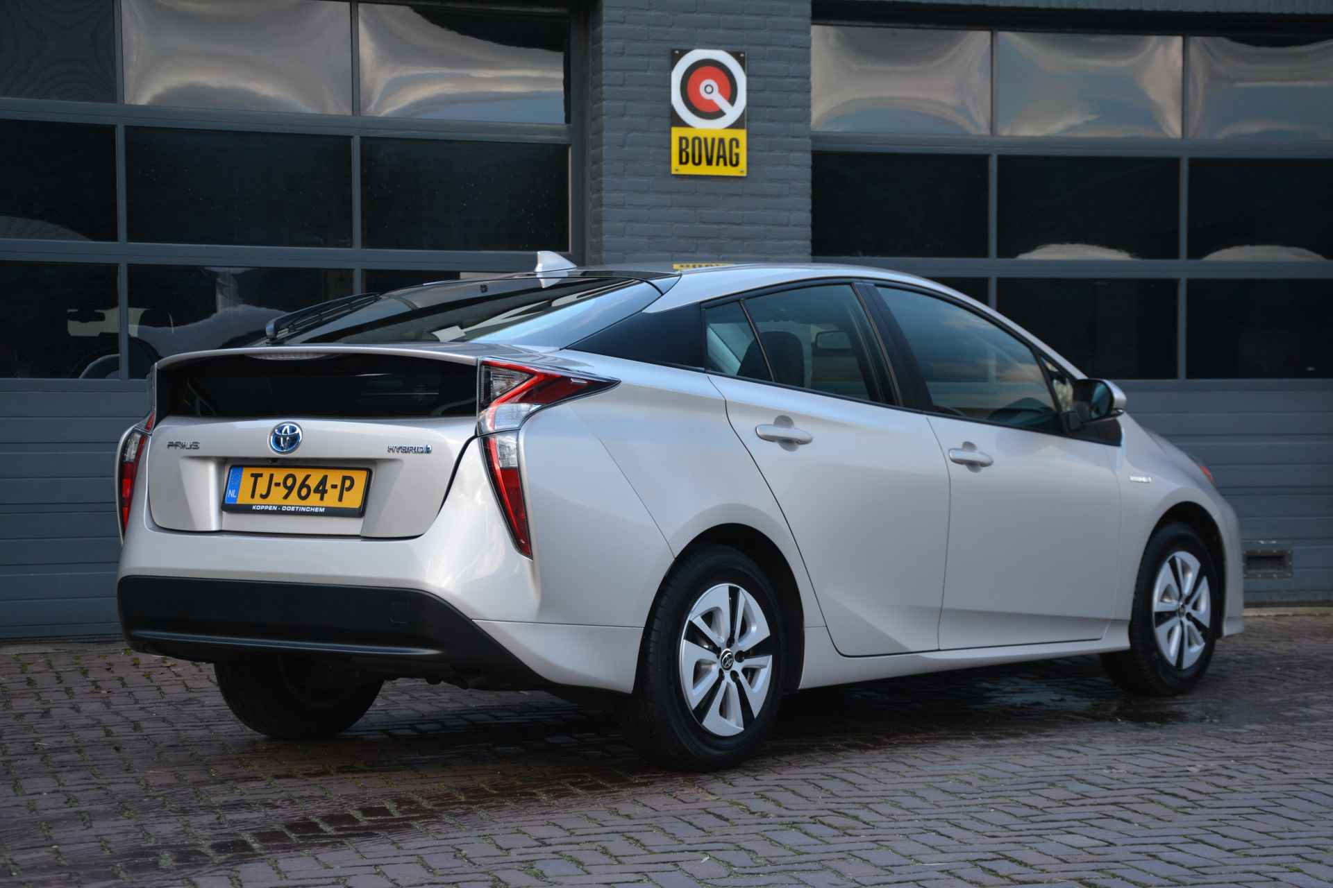 Toyota Prius 1.8 Hybrid Dynamic - 6/25