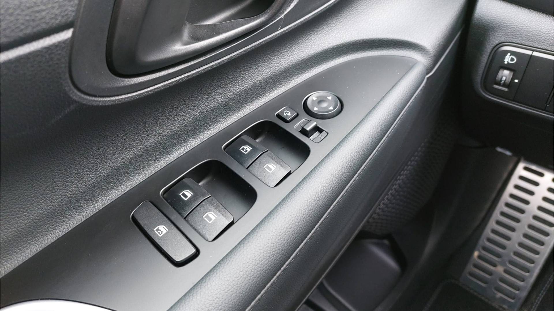 Hyundai Bayon 1.0 T-GDI Comfort Smart | Navigatie | Camera | Cruise control - 6/19