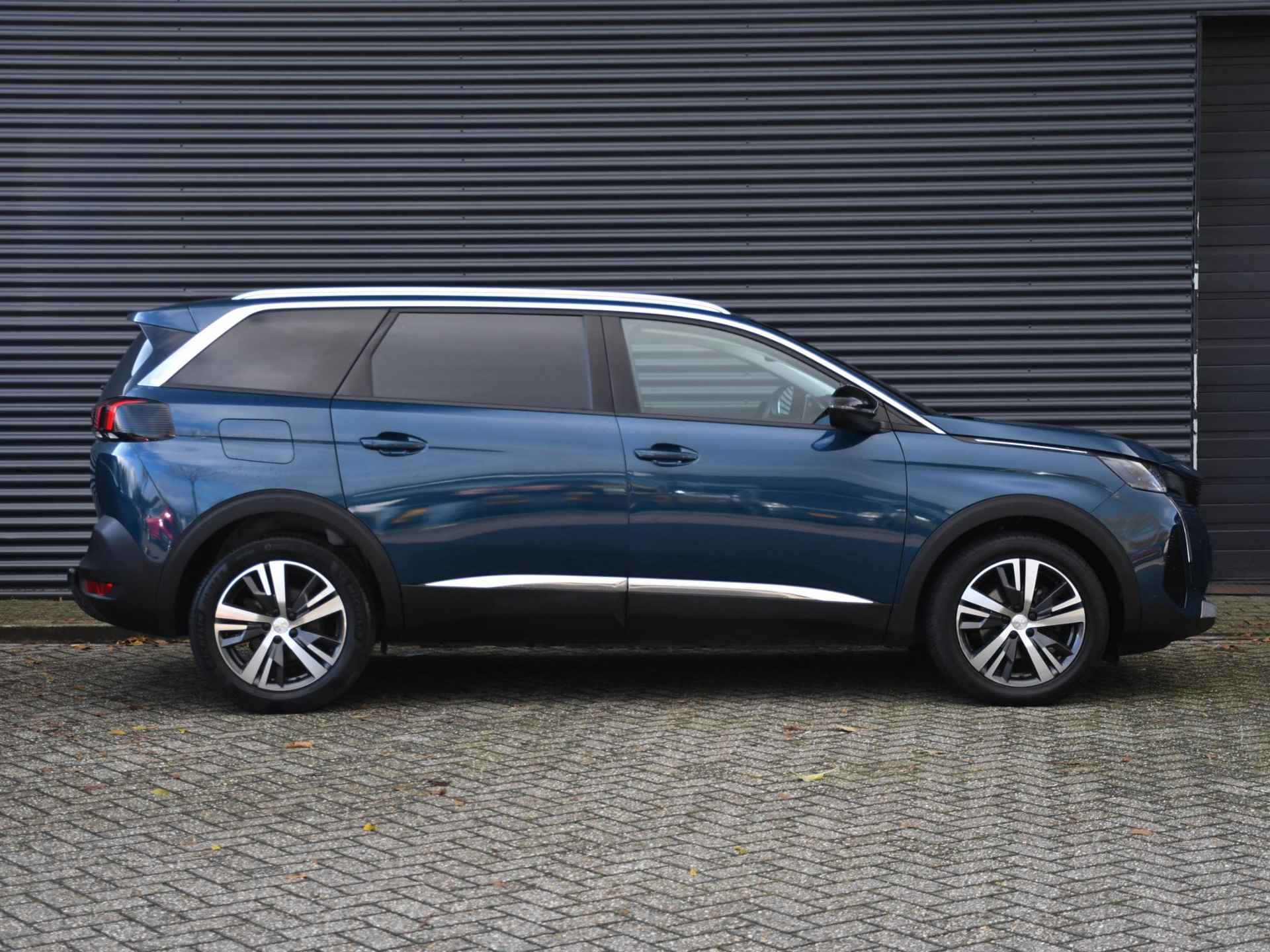 Peugeot 5008 Allure Pack Business 1.2 PureTech 130pk Automaat 7-Pers. NAVI | CAMERA | CRUISE | TREKHAAK | 18''LM | LANE ASSIST - 3/34