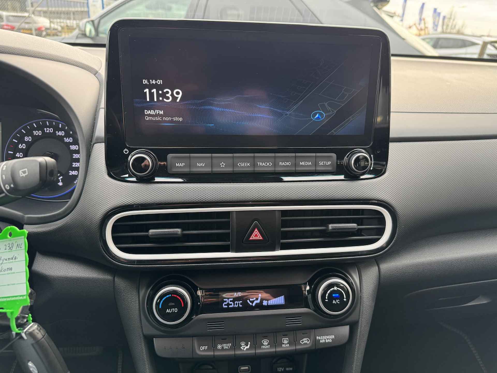 Hyundai Kona 1.6 GDI HEV Comfort | Navigatie | Premium audio | 1e eigenaar | - 24/30