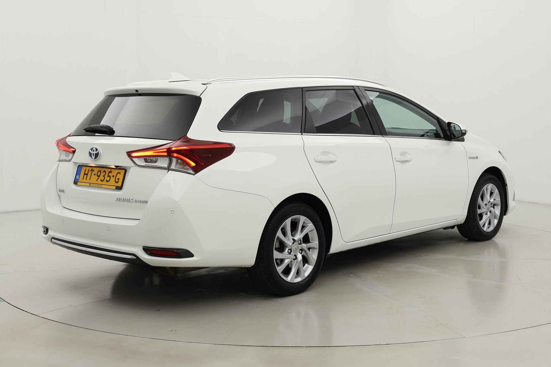 Toyota Auris Touring Sports 1.8 Hybrid Lease pro | Panoramadak - 4/39